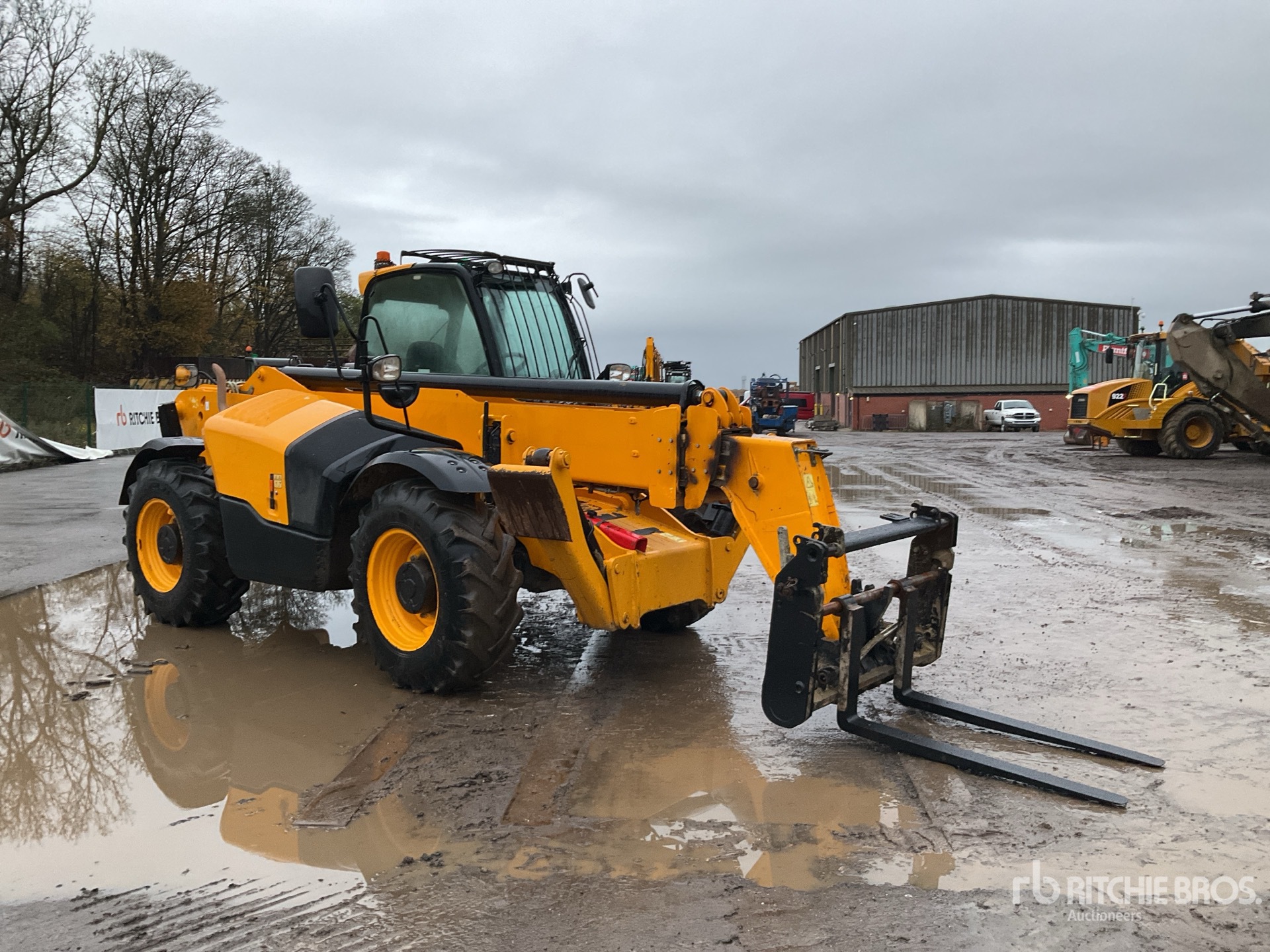 General Appearance with Picture, Right Front Corner