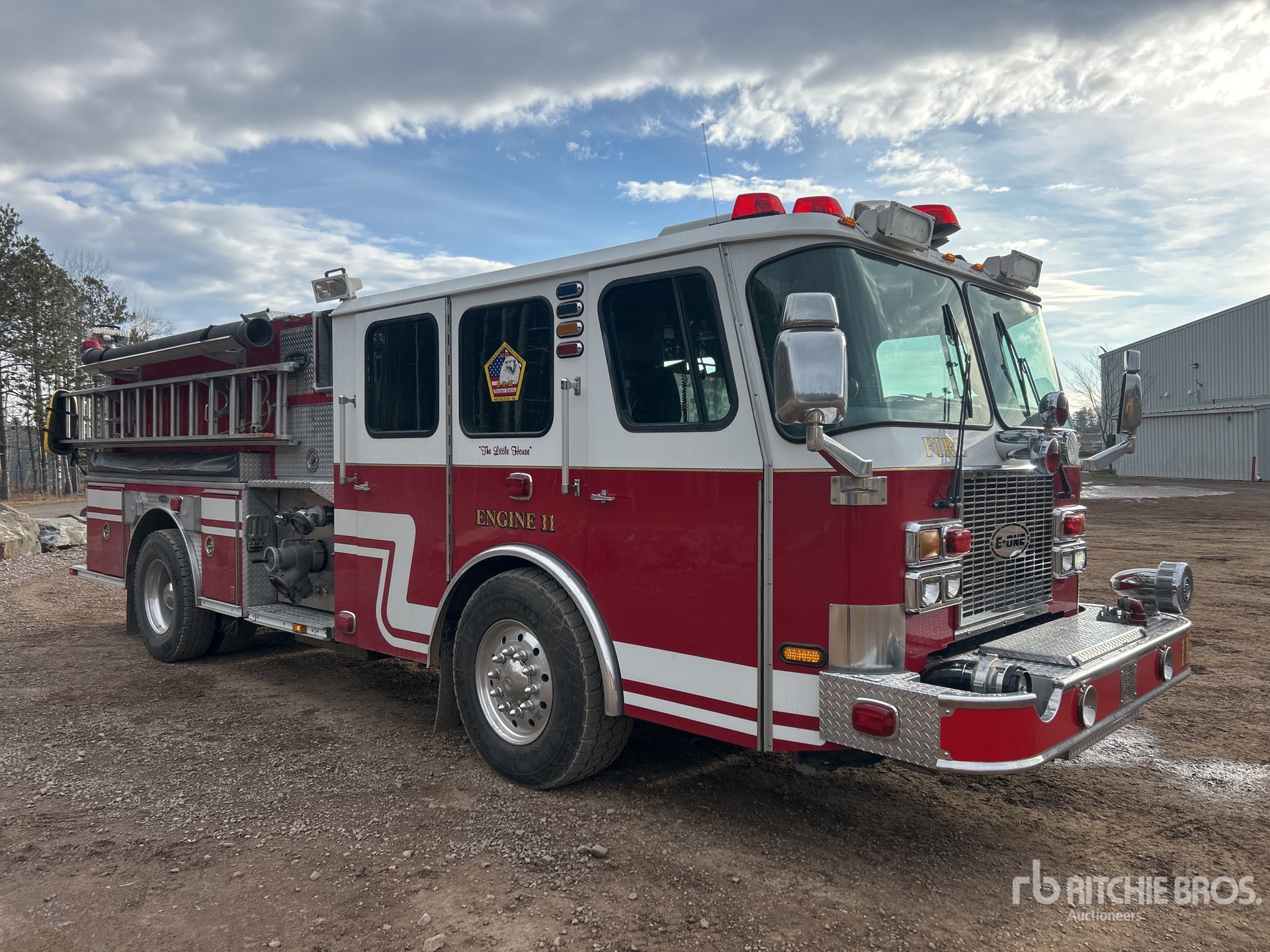 General Appearance with Picture, Right Front Corner