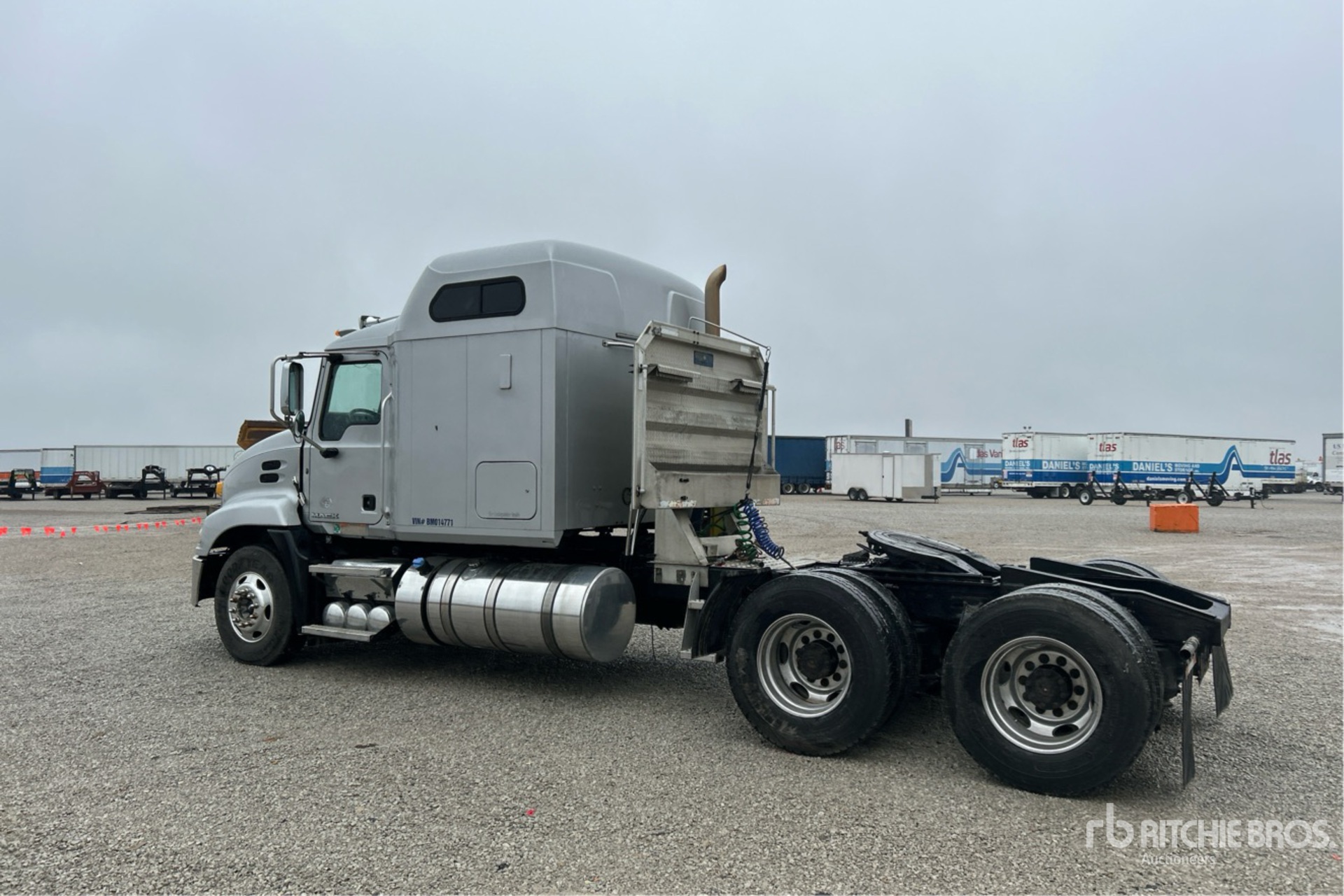 Aspect général with Image, coin arrière gauche