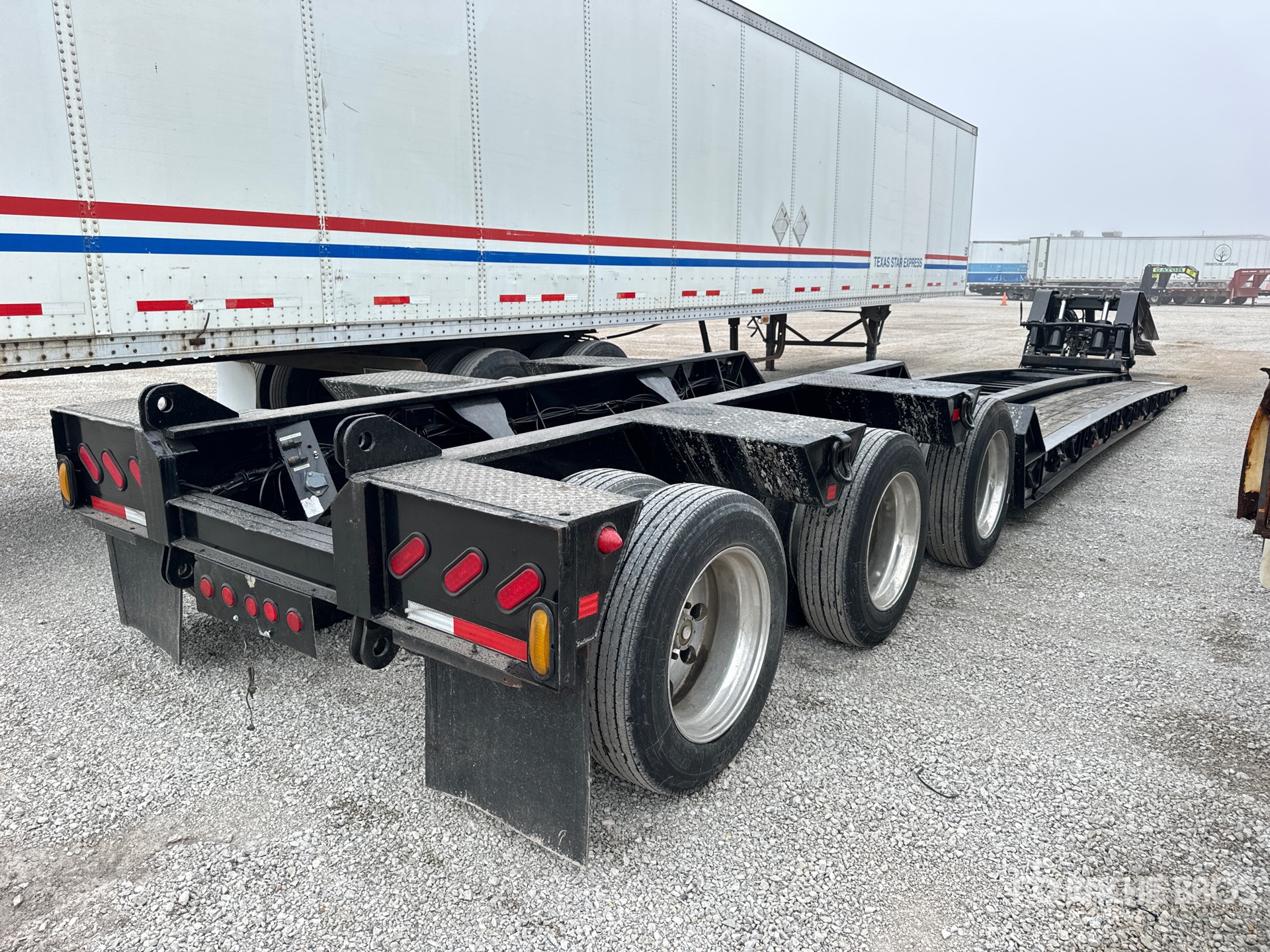 General Appearance with Foto, angolo anteriore sinistro