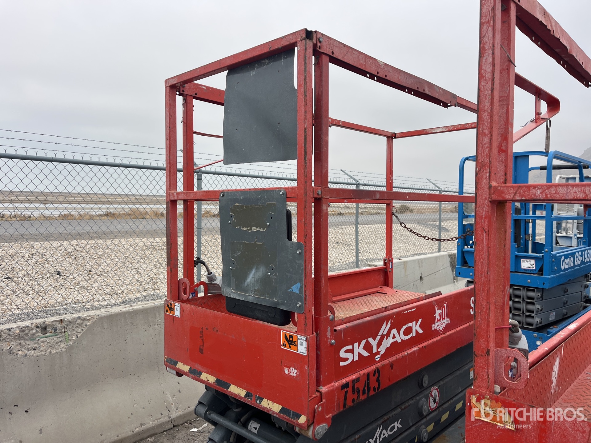 General Appearance with Imagen: esquina trasera derecha