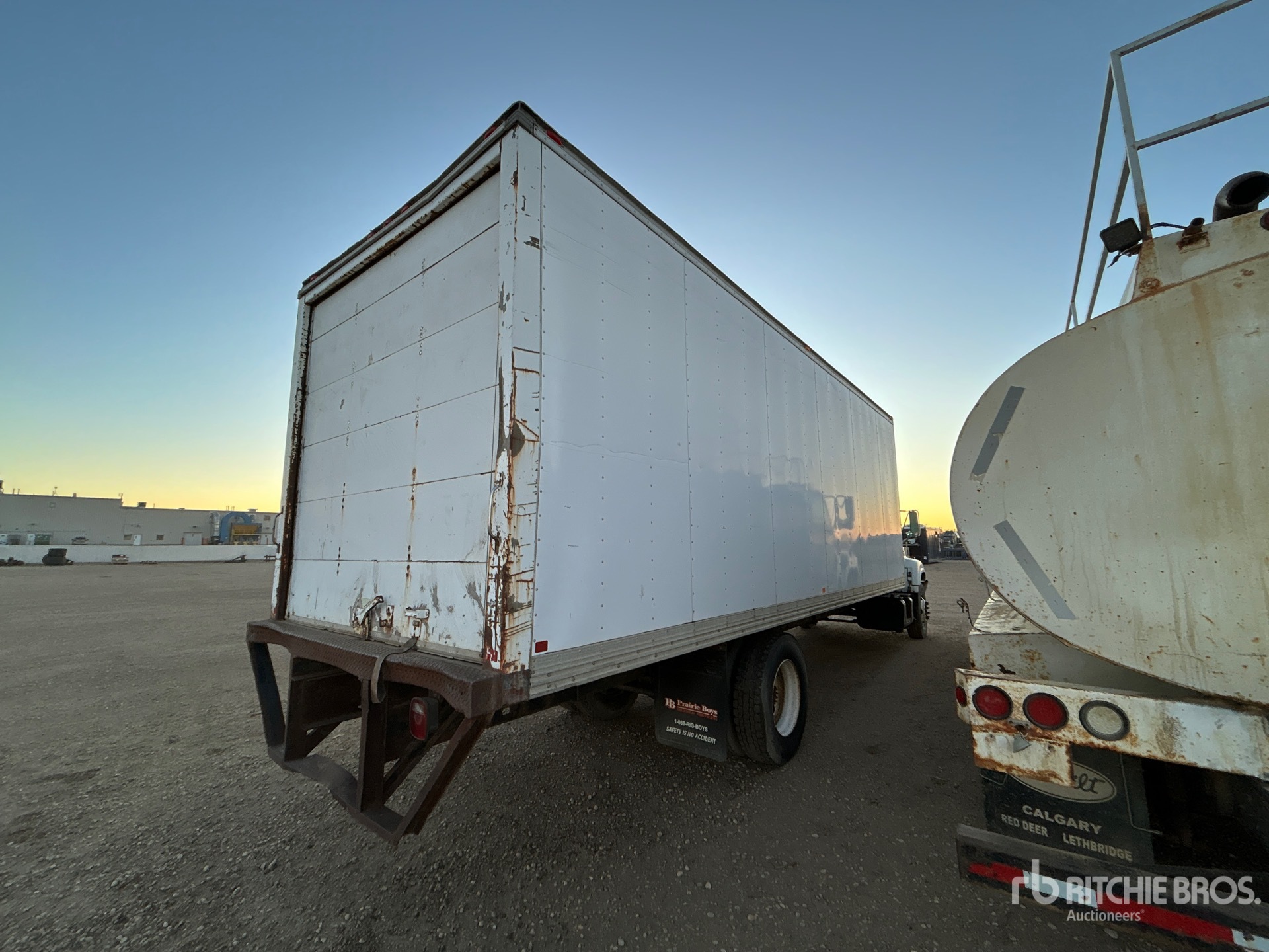 General Appearance with Imagen: esquina trasera derecha