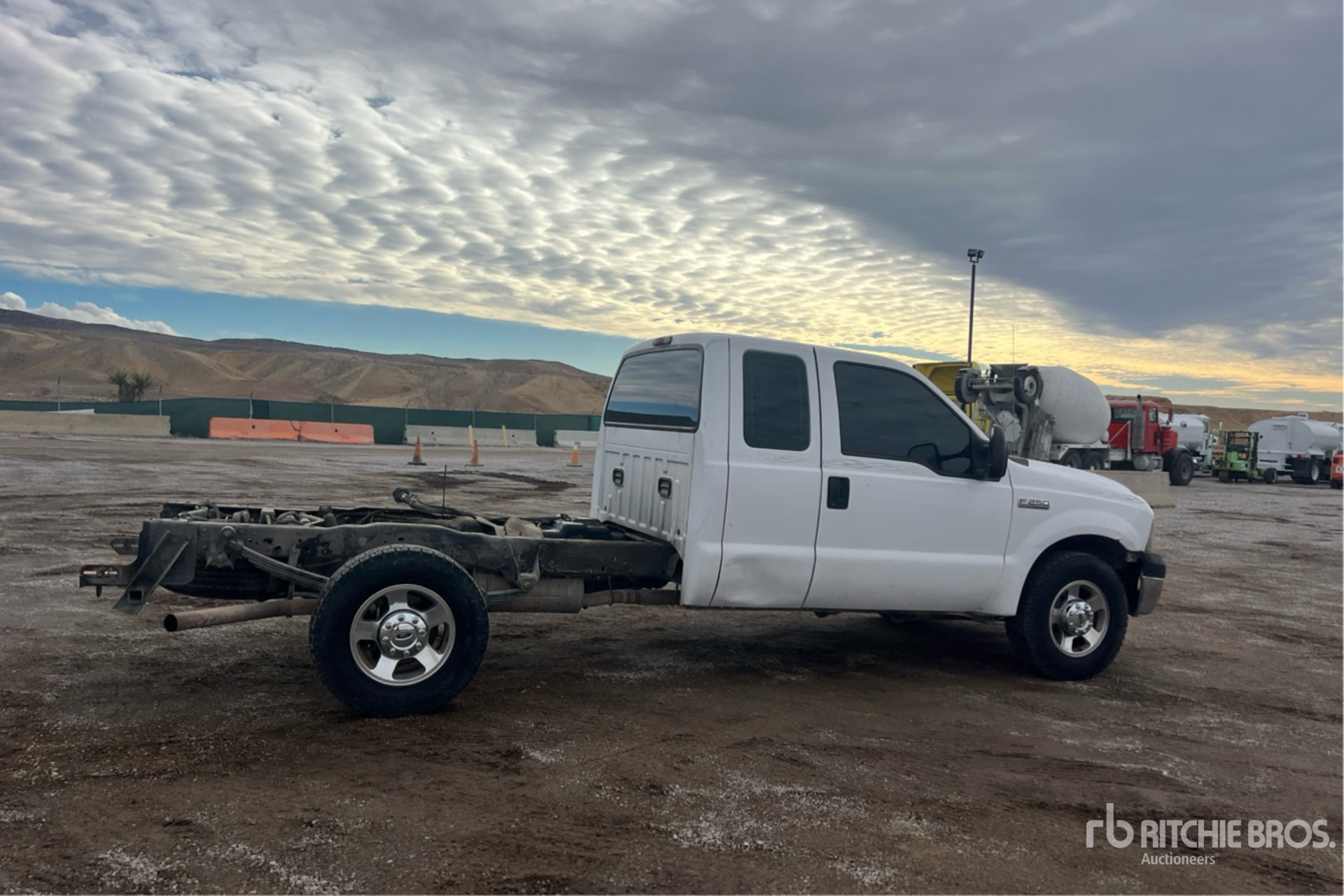 General Appearance with Imagen: esquina trasera derecha