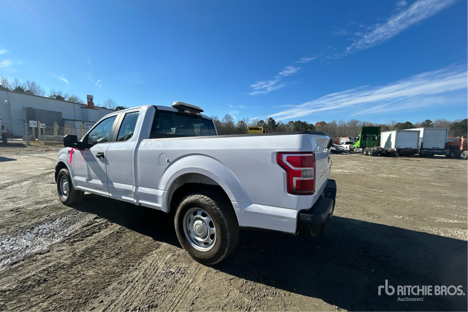 Aspect général with Image, coin arrière gauche