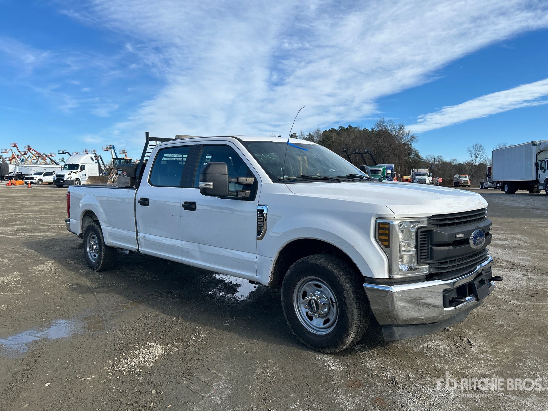 Aspect général with Image, coin avant droit