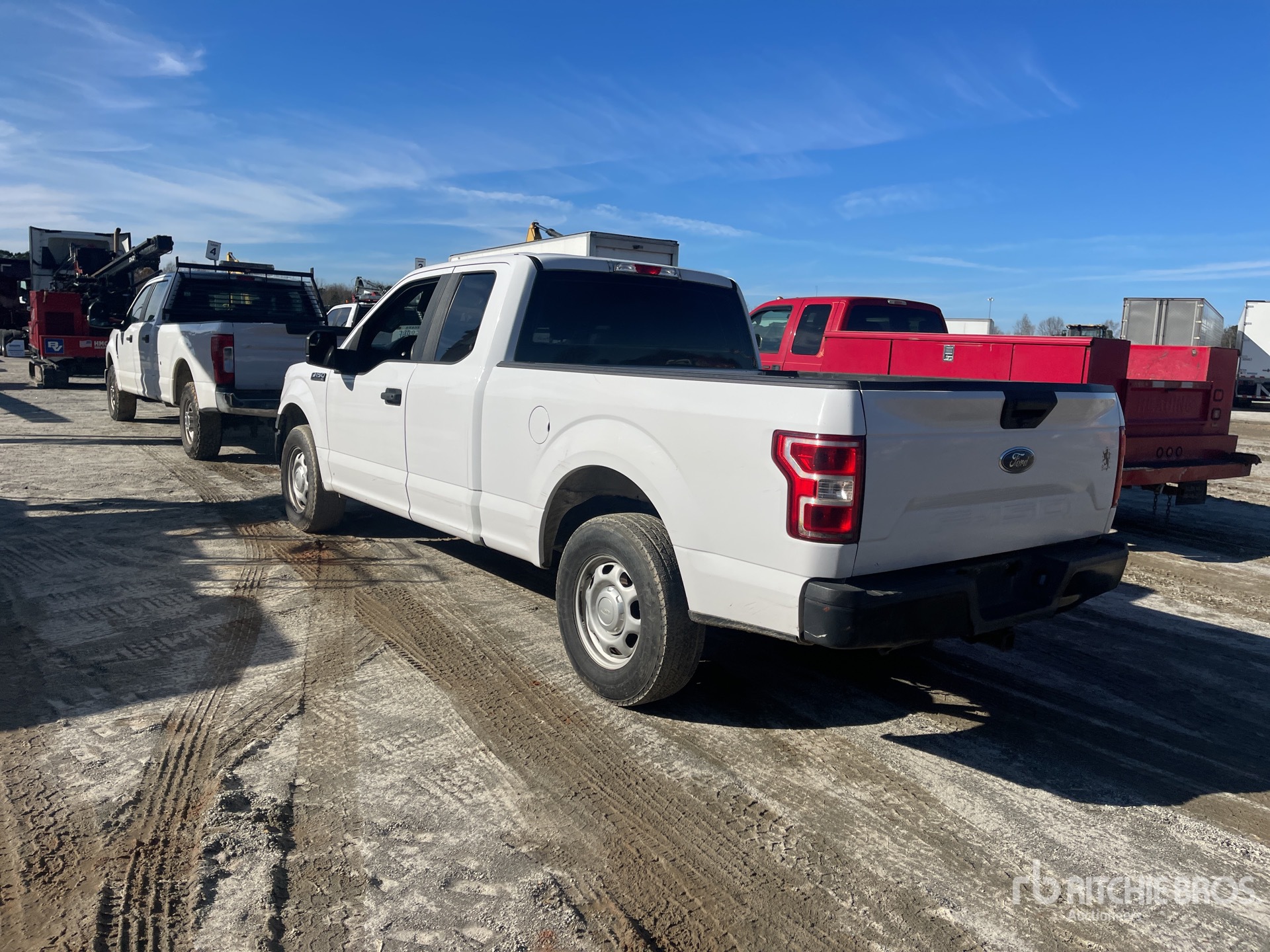 General Appearance with Foto, angolo posteriore sinistro