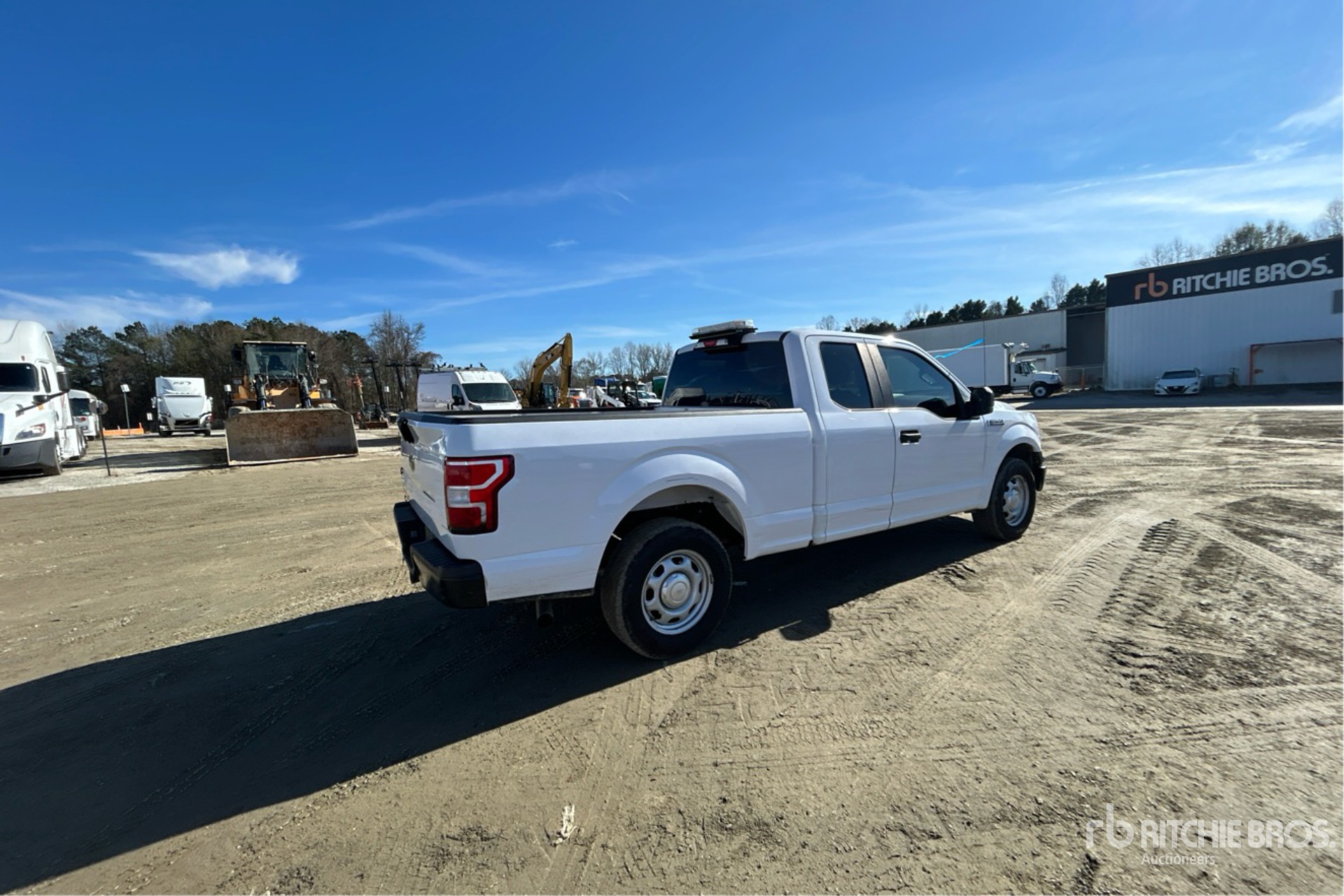 General Appearance with Bild, Ecke hinten rechts