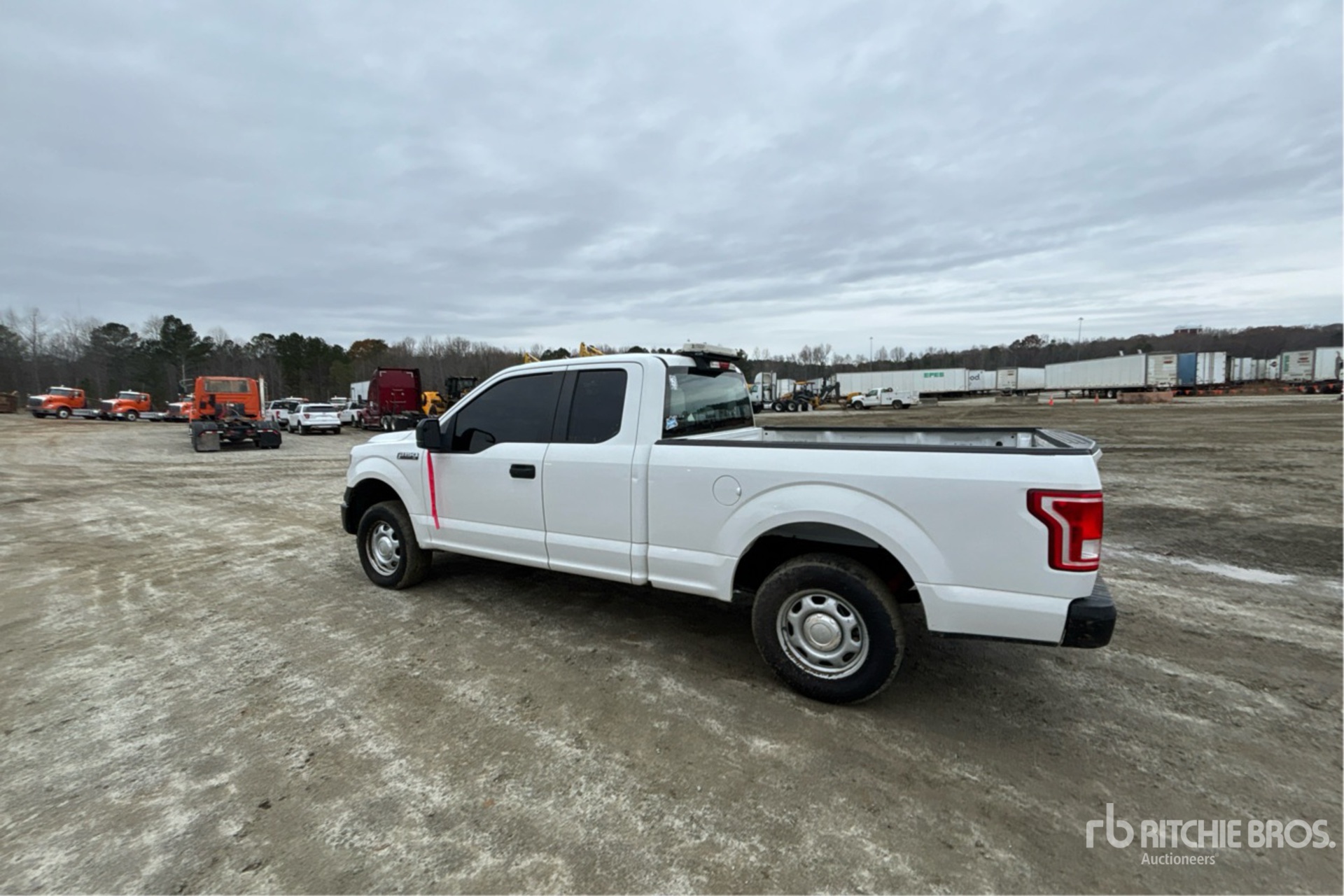 General Appearance with Foto, angolo posteriore sinistro