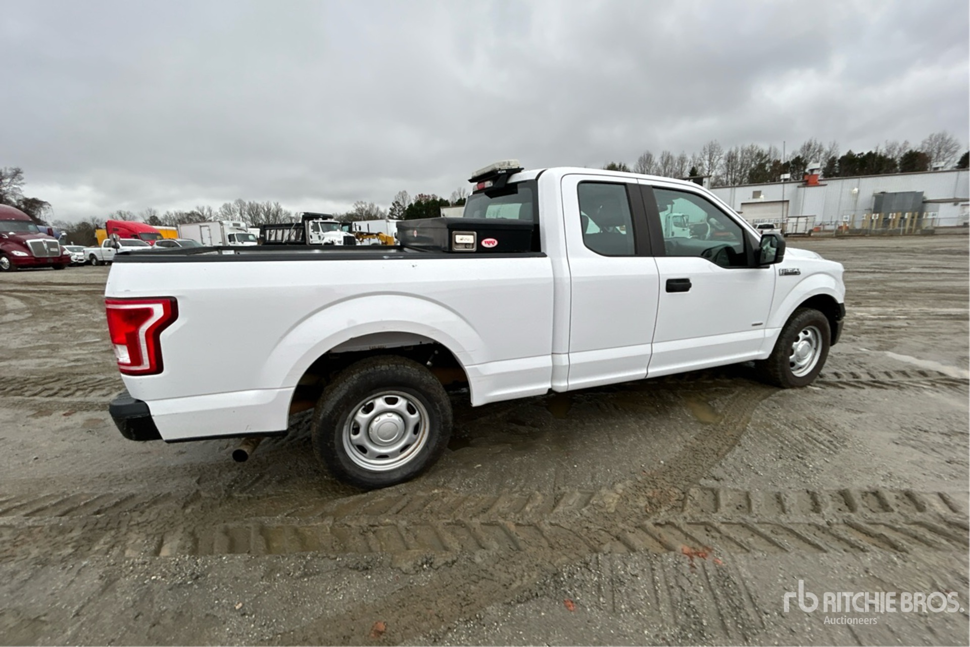 General Appearance with Foto, angolo anteriore sinistro