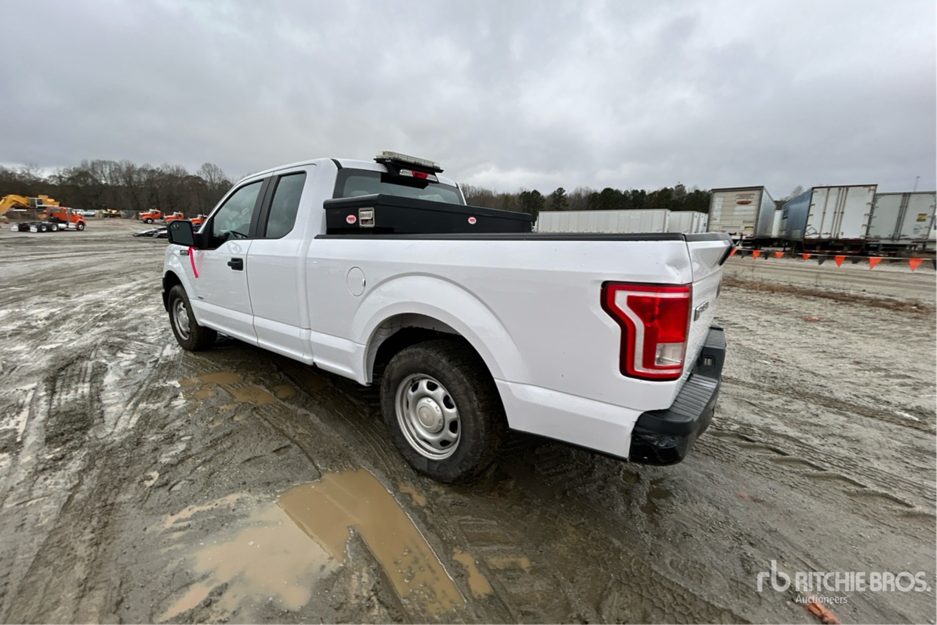 General Appearance with Foto, angolo posteriore sinistro