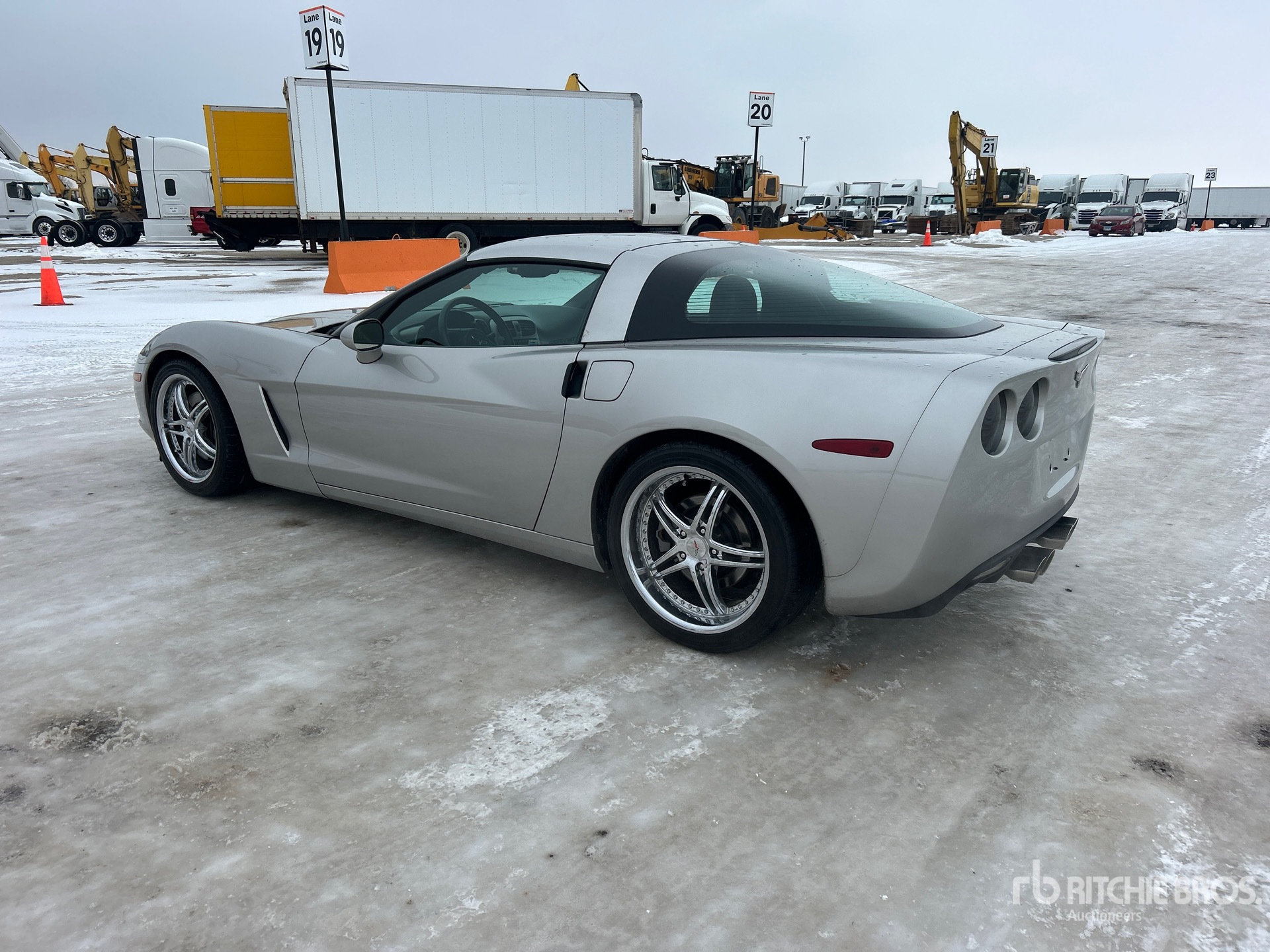 General Appearance with Picture, Left Rear Corner