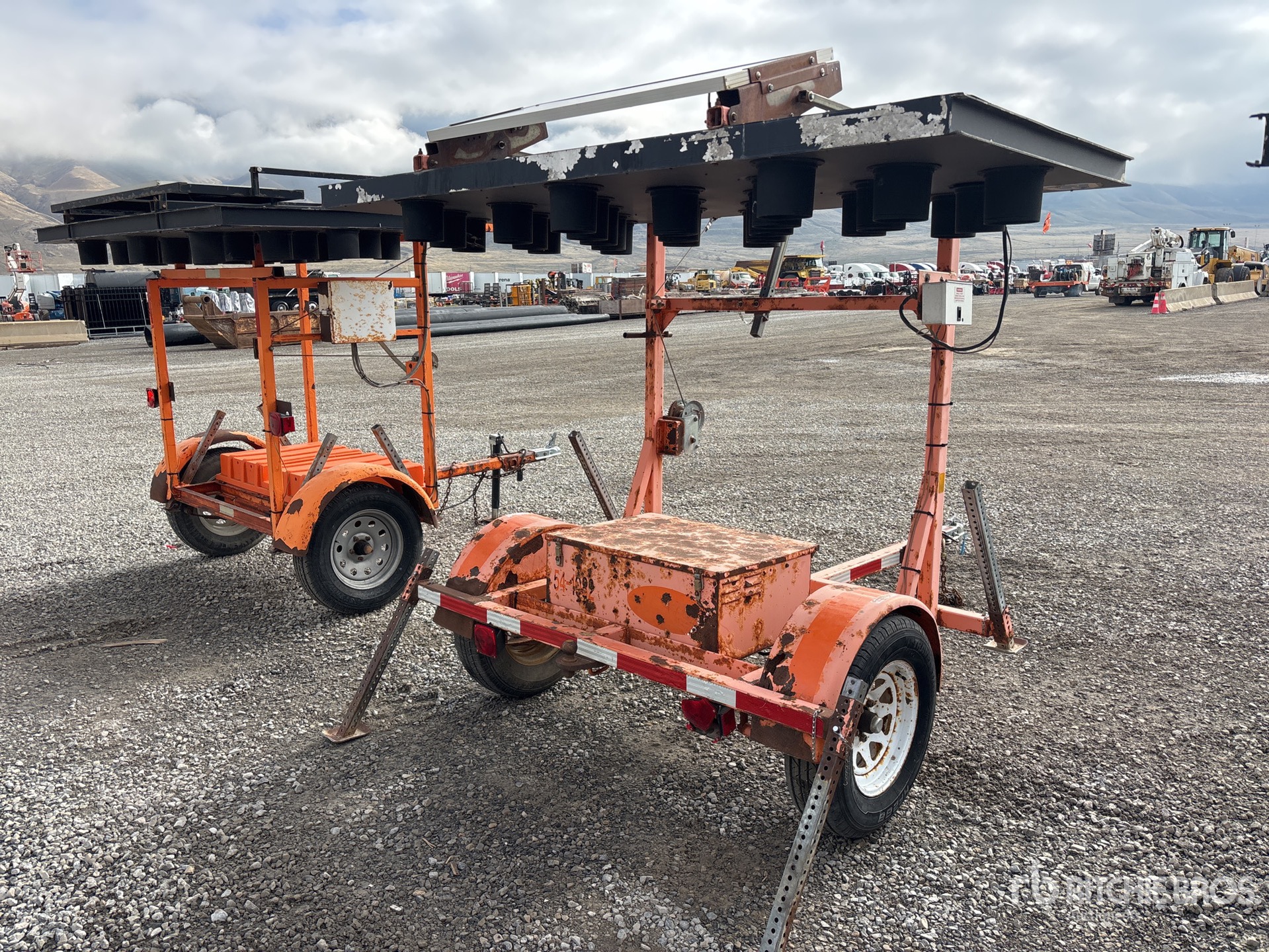 General Appearance with Foto, angolo anteriore sinistro