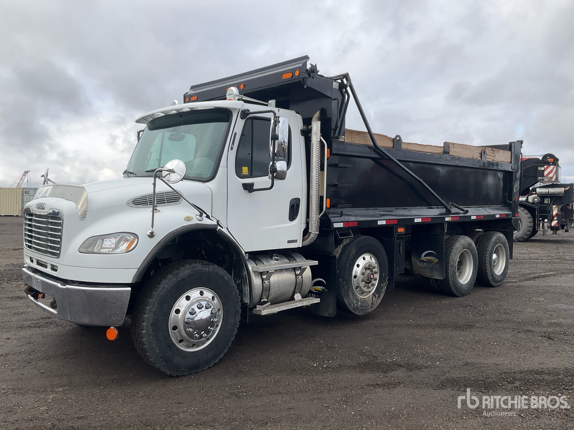 General Appearance with Image, coin avant gauche