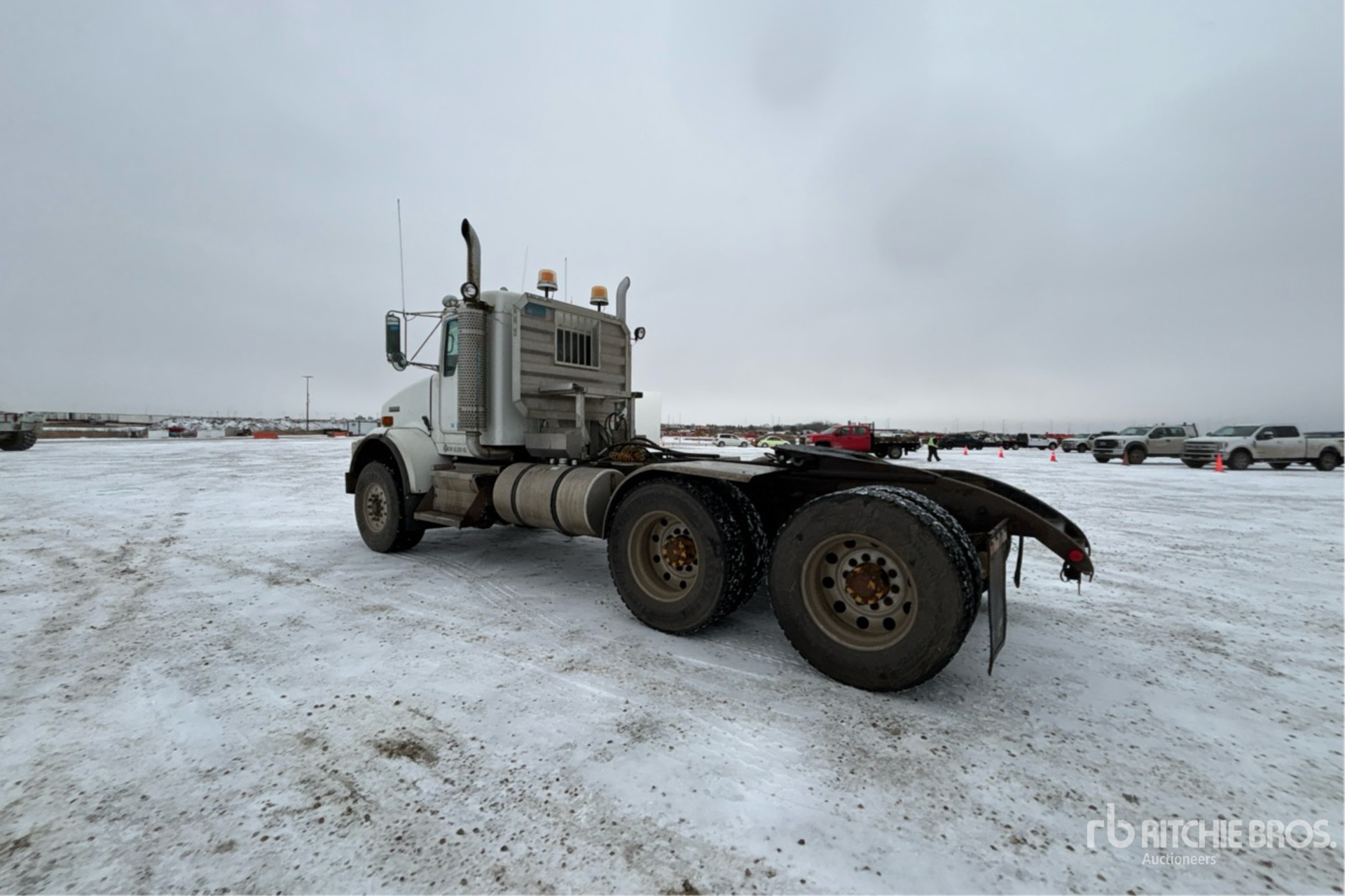 General Appearance with Foto, angolo posteriore sinistro