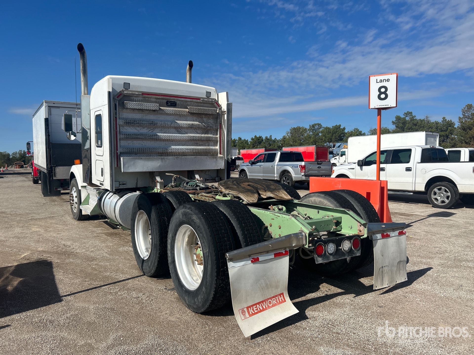 General Appearance with Foto, angolo posteriore sinistro