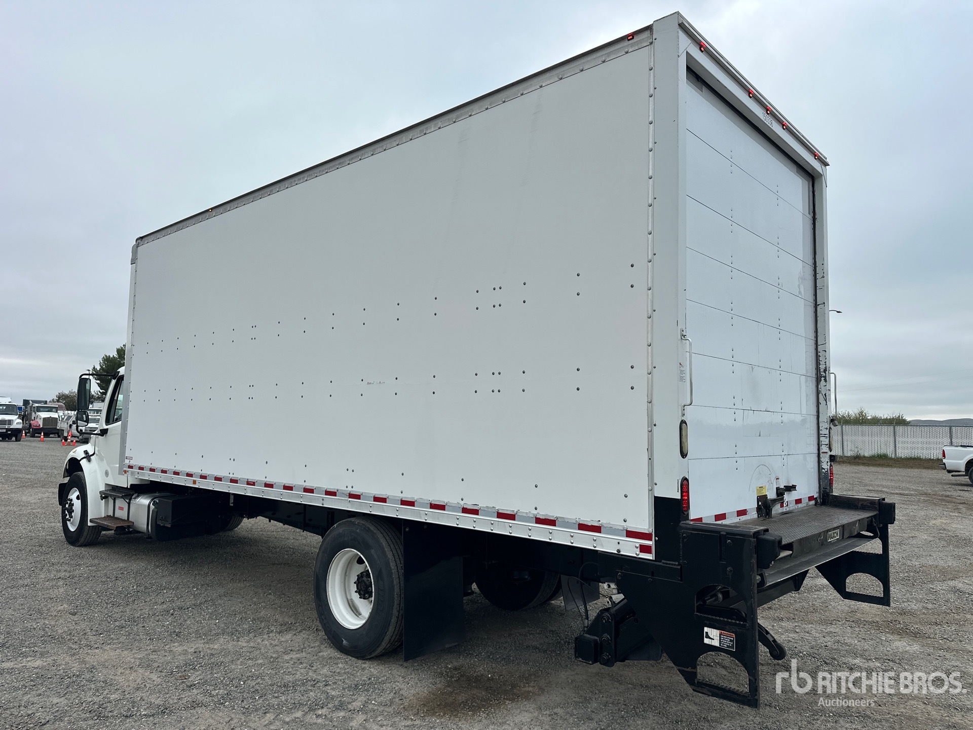 Aspect général with Image, coin arrière gauche