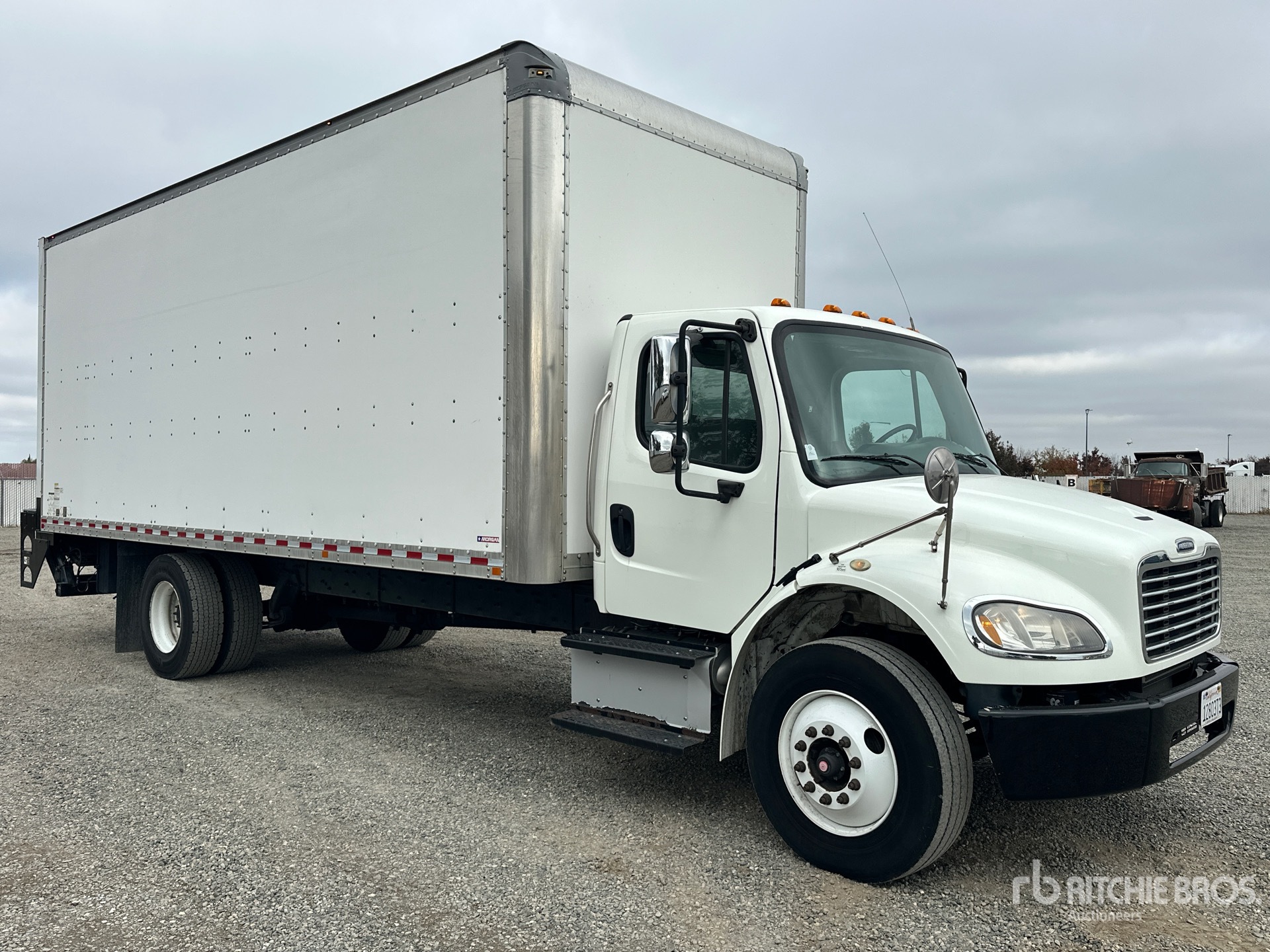 Aspect général with Image, coin avant droit