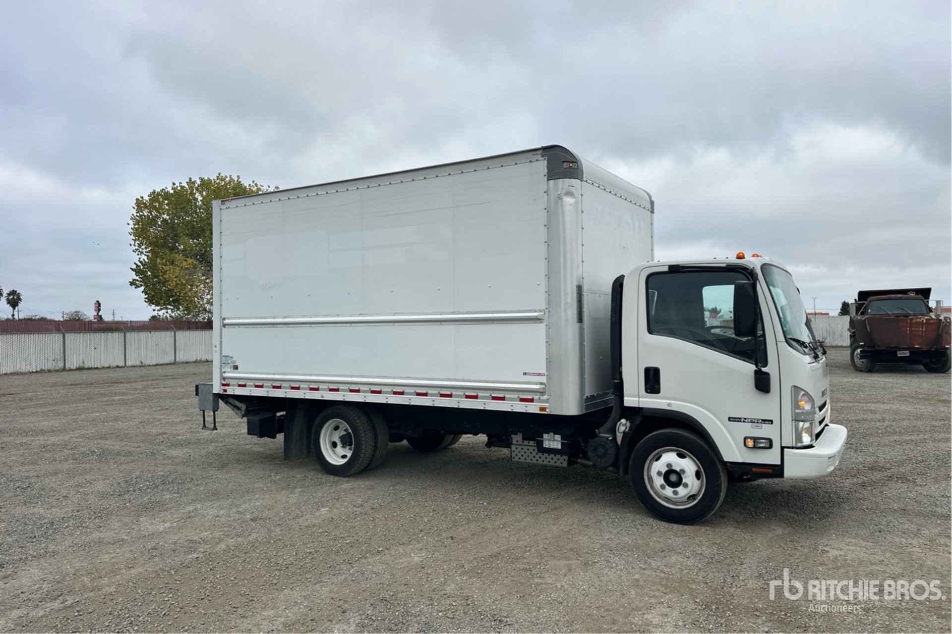 Aspect général with Image, coin avant droit