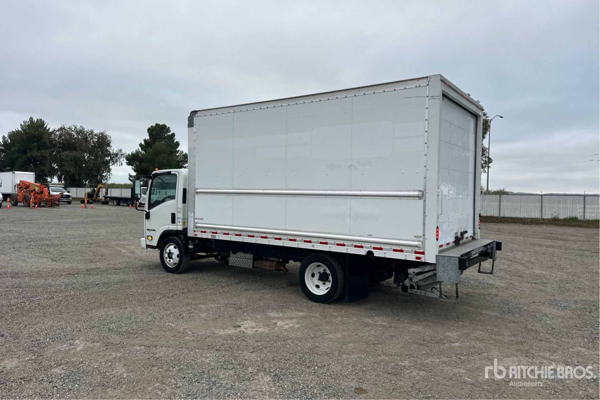 Aspect général with Image, coin arrière gauche