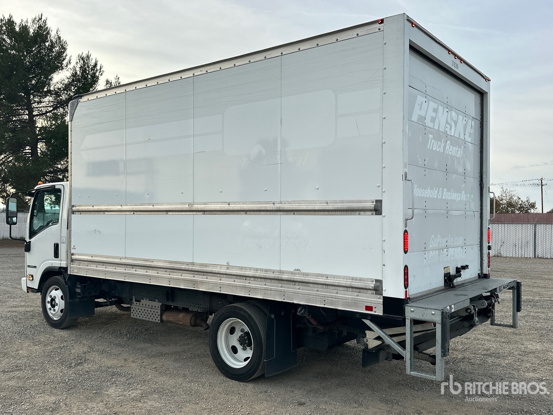 General Appearance with Bild, Ecke hinten links