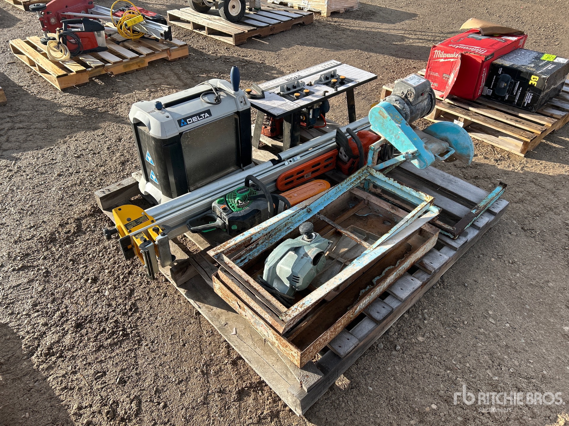 Aspect général with Image, coin arrière droit