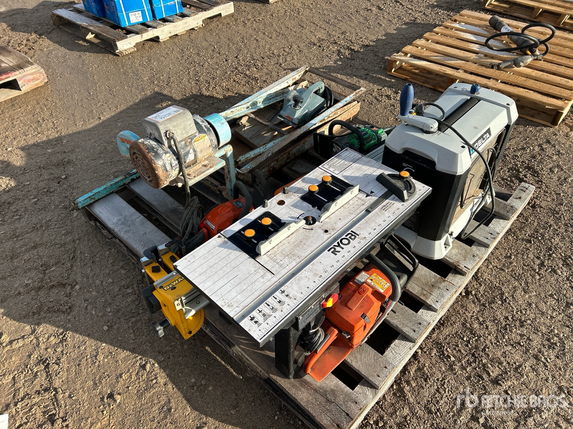 Aspect général with Image, coin avant gauche