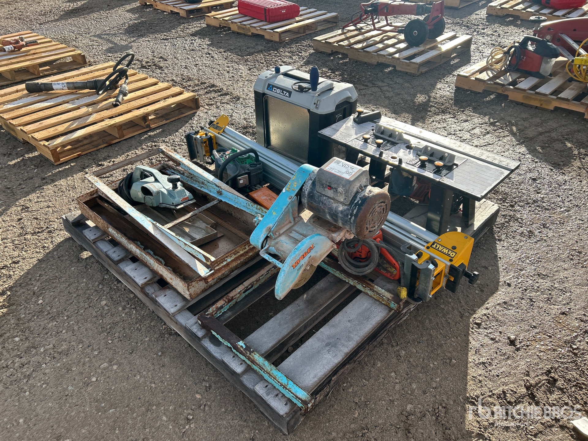 Aspect général with Image, coin avant droit