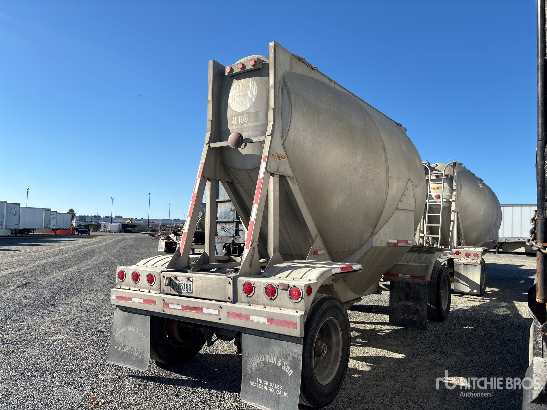 General Appearance with Foto, angolo anteriore sinistro