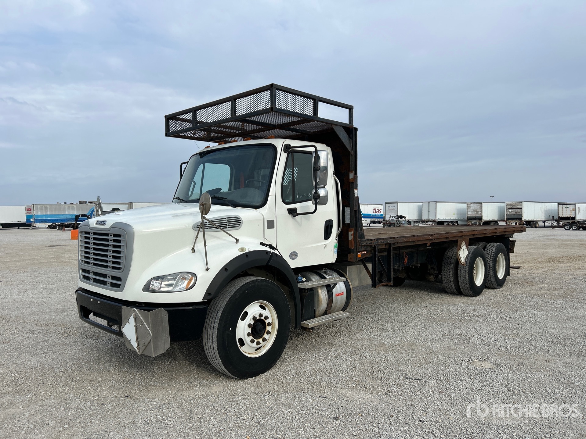 General Appearance with Bild, Ecke vorne links