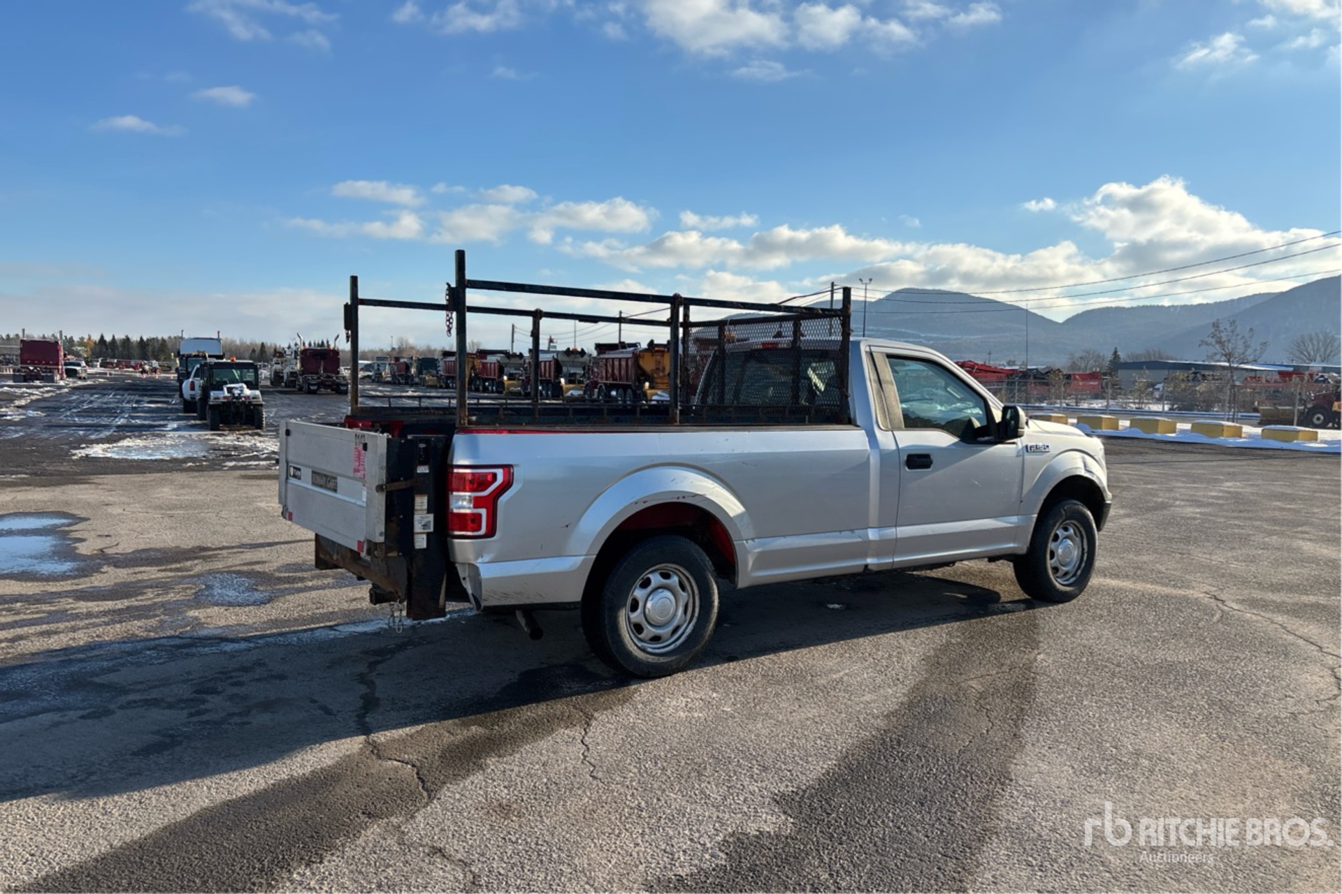 General Appearance with Picture, Right Rear Corner