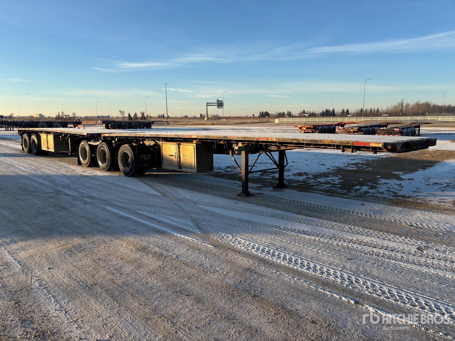 General Appearance with Bild, Ecke vorne rechts