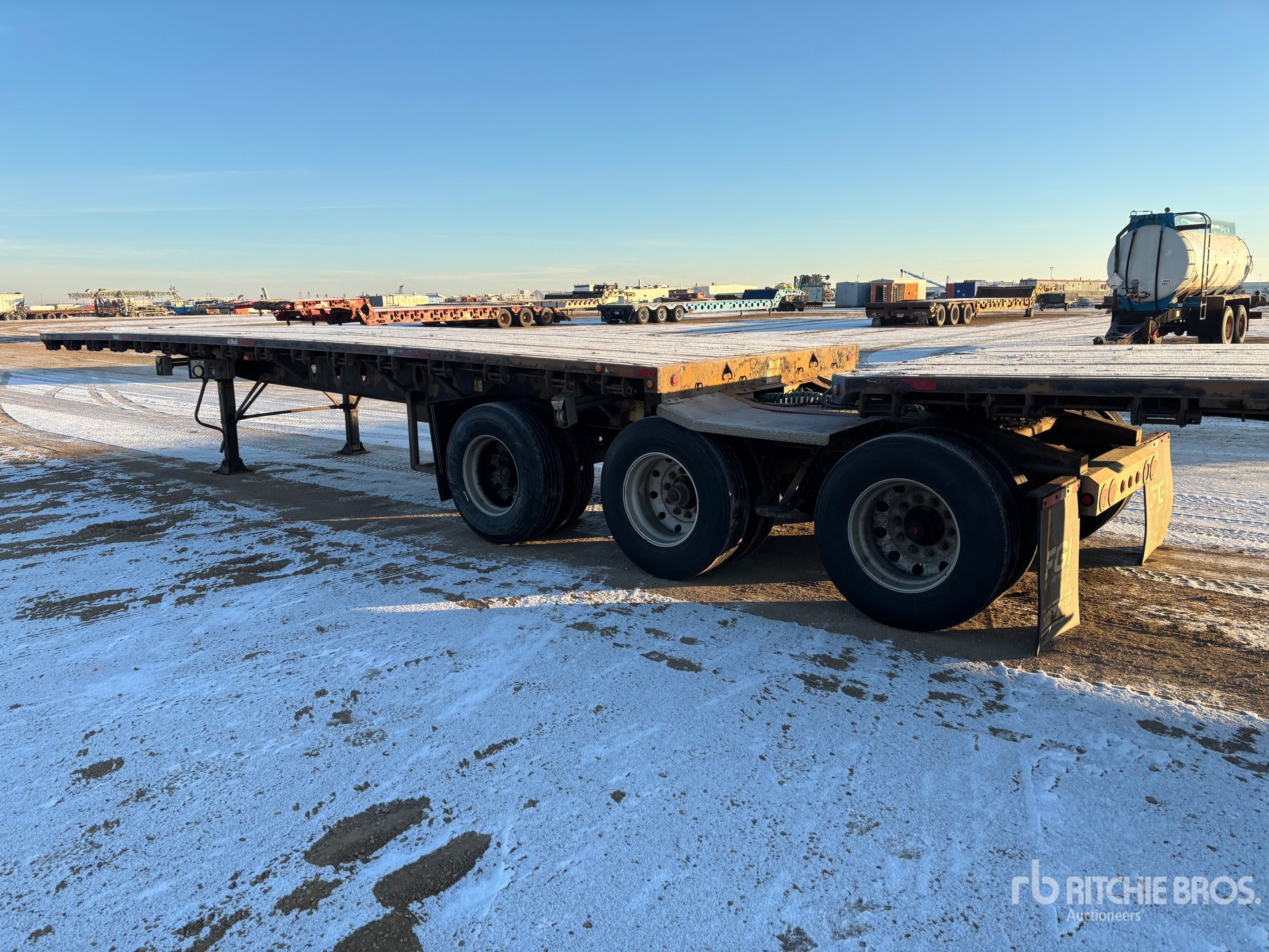 General Appearance with Bild, Ecke hinten links