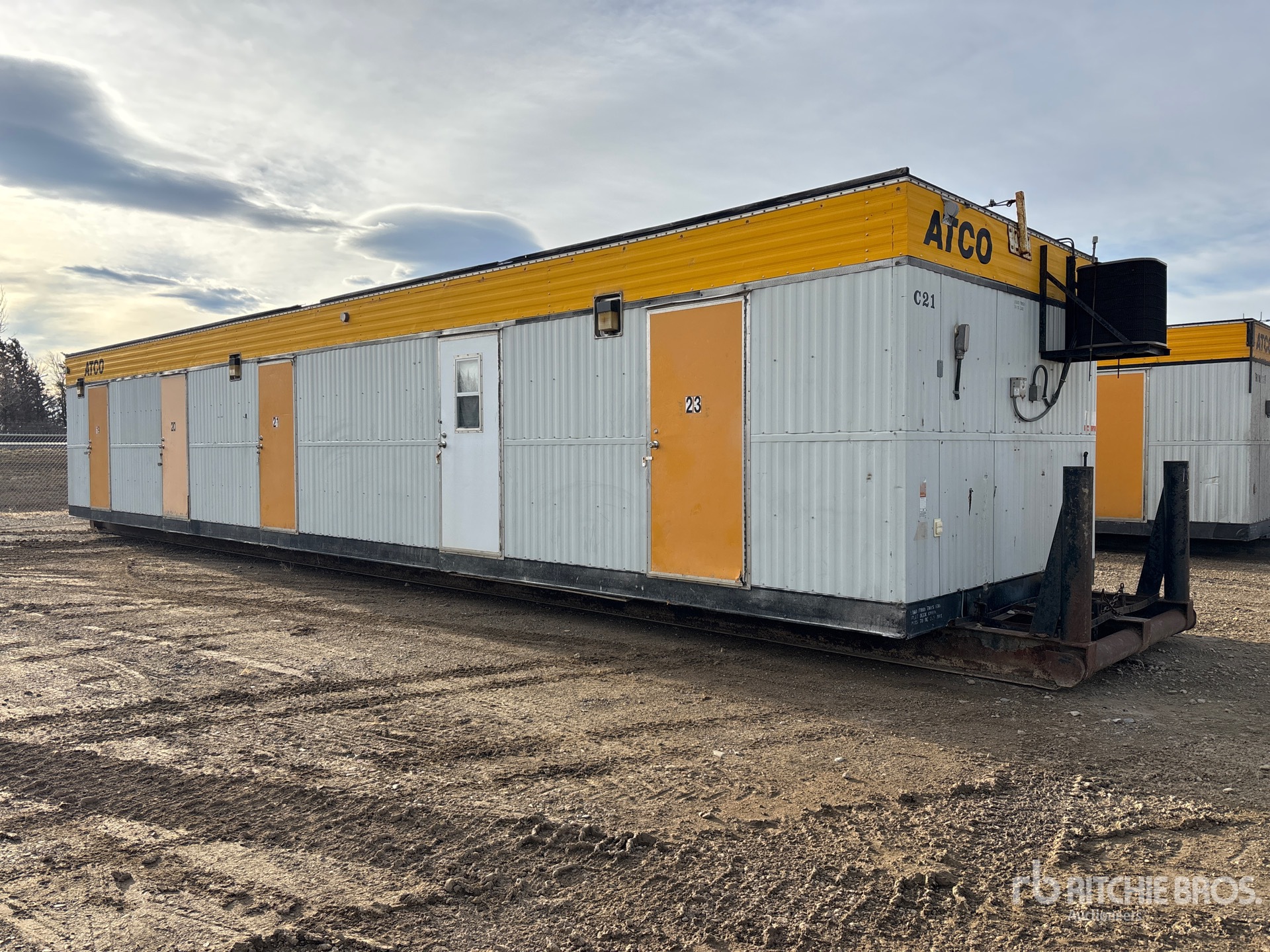 General Appearance with Foto, angolo anteriore sinistro