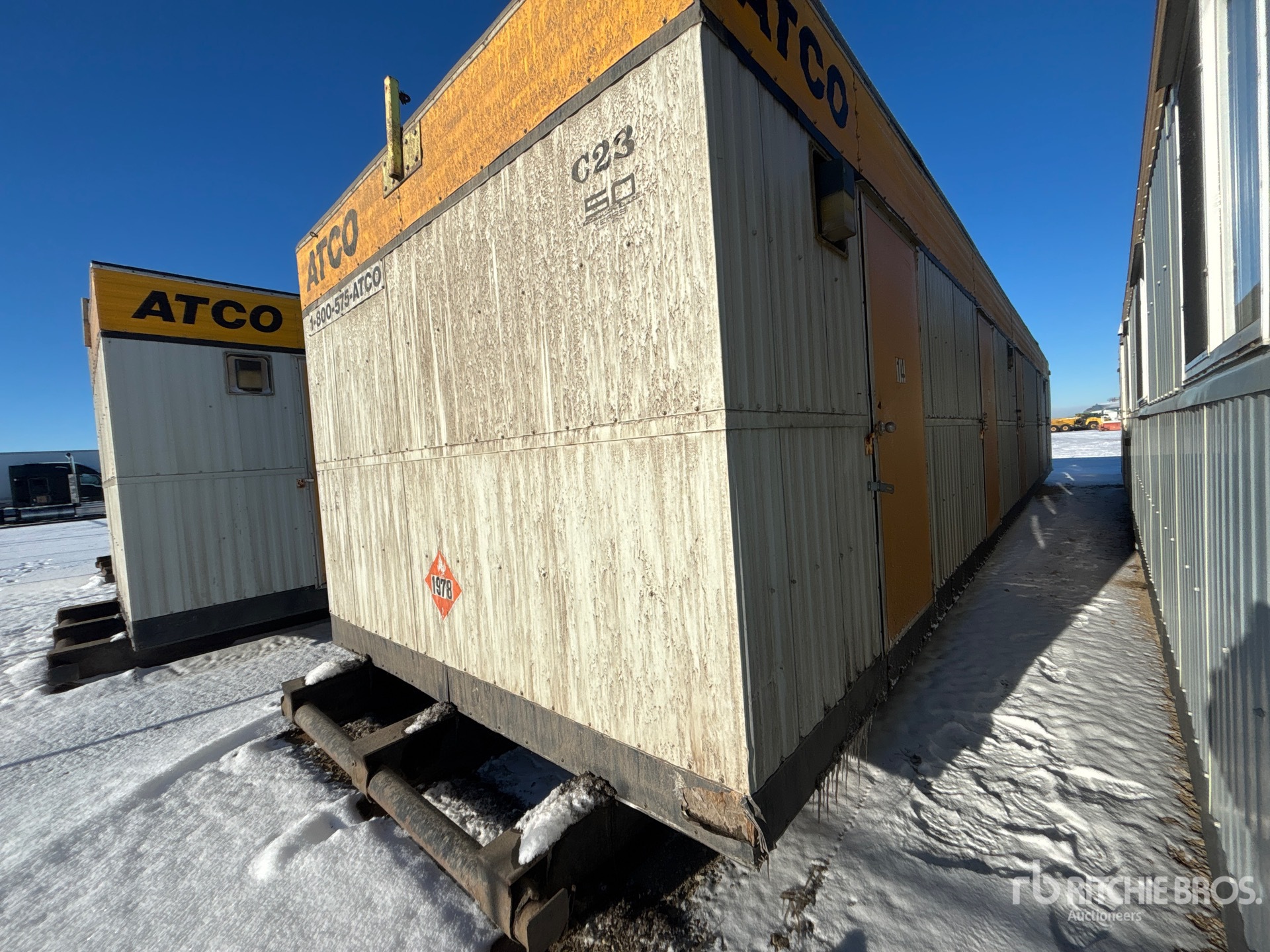 General Appearance with Image, coin avant droit