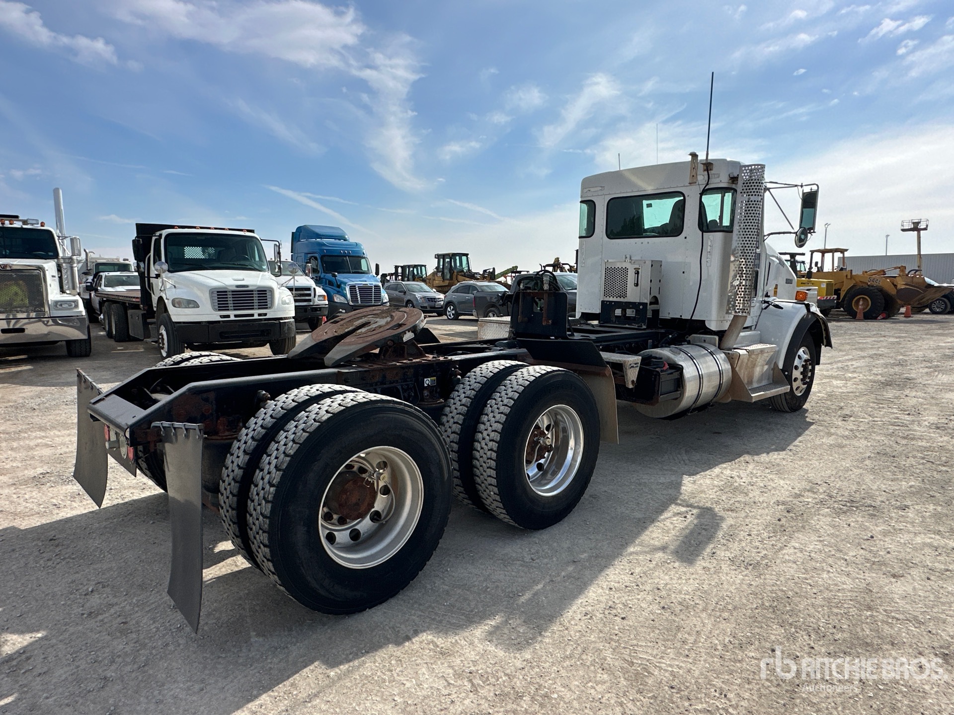 Aspect général with Image, coin arrière droit