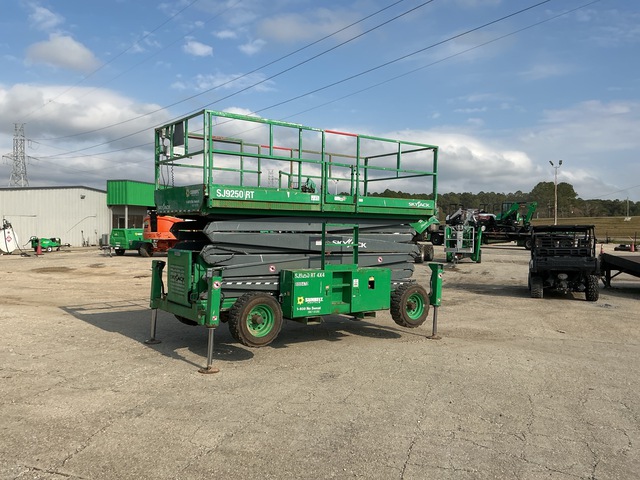 2016 Skyjack SJ9250RT 4x4 Scissor Lift 2016 Skyjack SJ9250RT 4x4 Scissor Lift