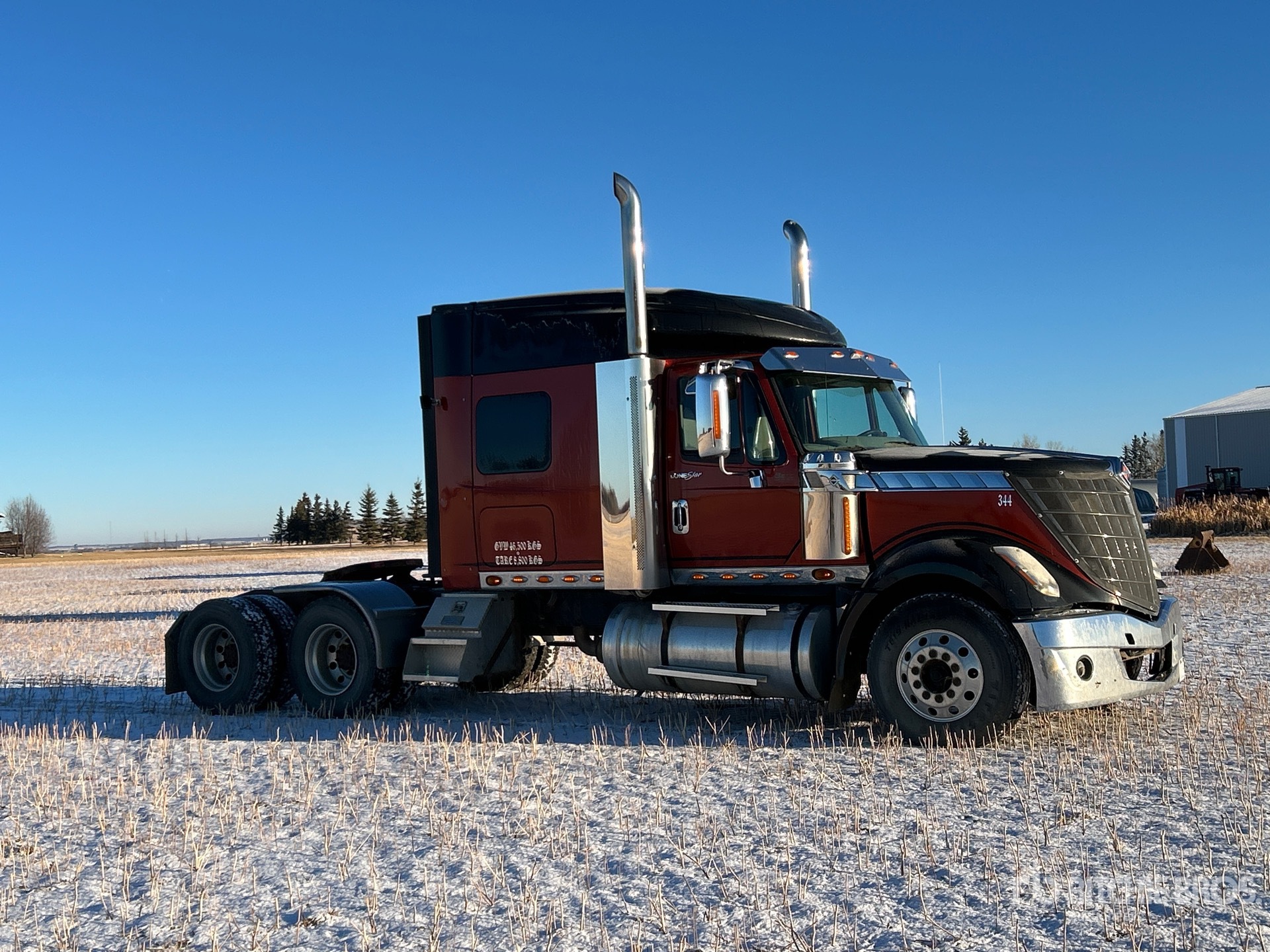 General Appearance with Picture, Right Front Corner