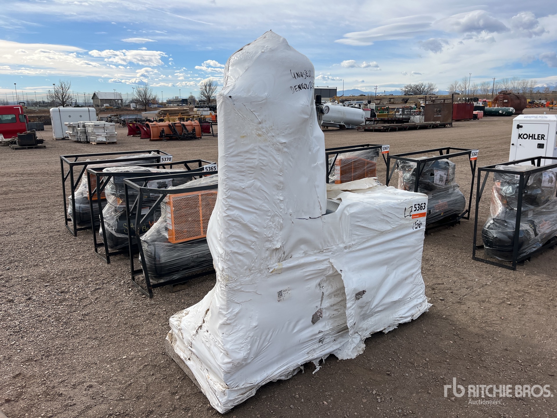 General Appearance with Picture, Right Front Corner