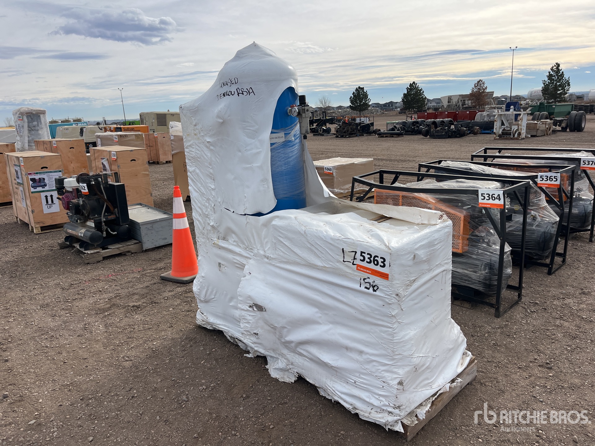 General Appearance with Picture, Left Front Corner