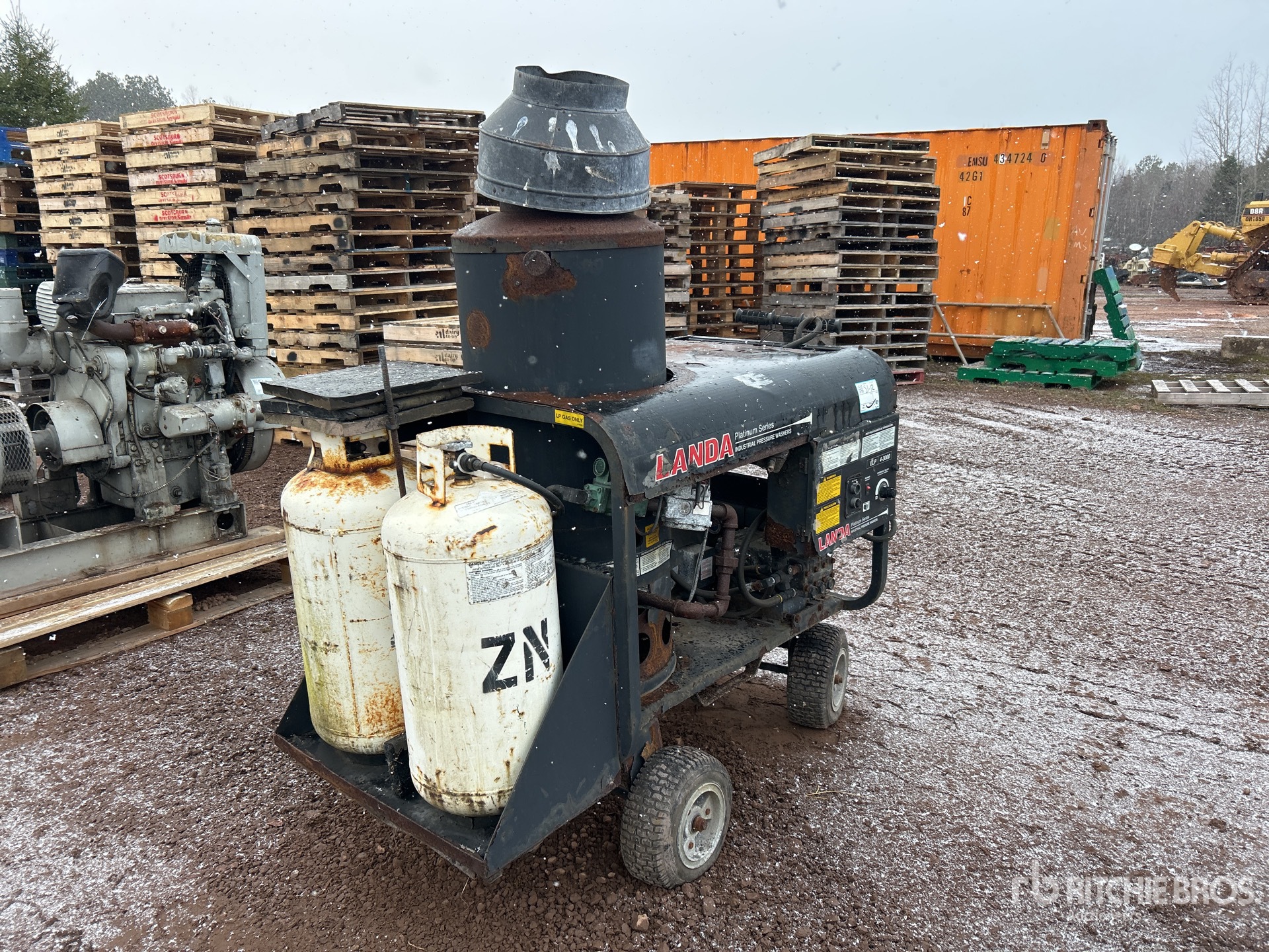 Aspect général with Image, coin arrière droit