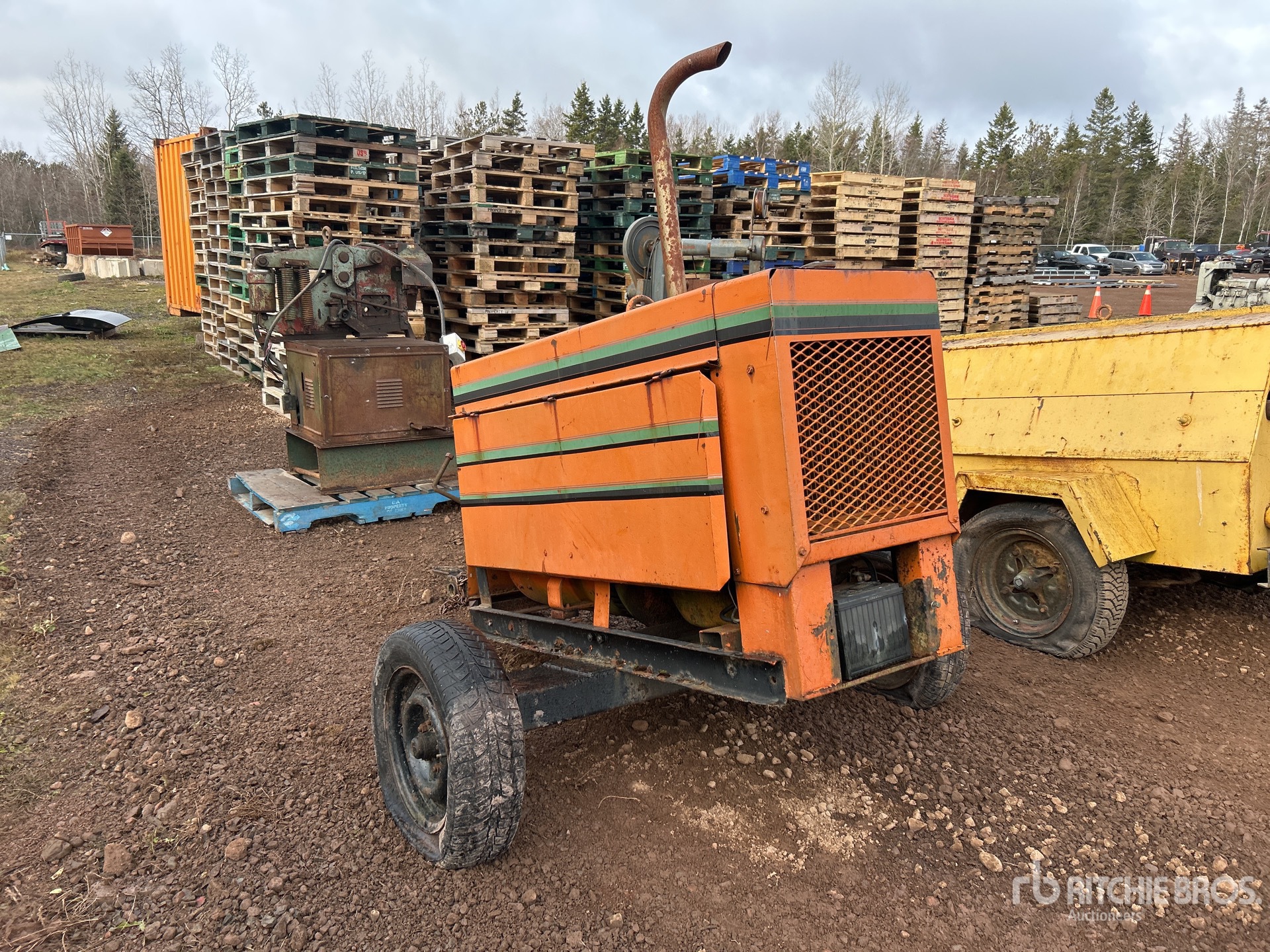 Aspect général with Image, coin arrière gauche