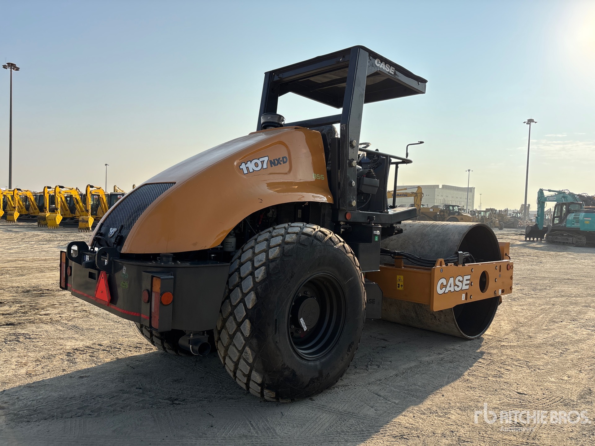 Aspect général with Image, coin arrière droit