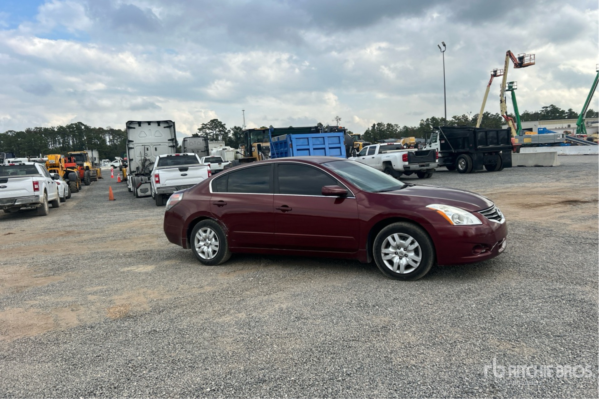 General Appearance with Picture, Right Front Corner