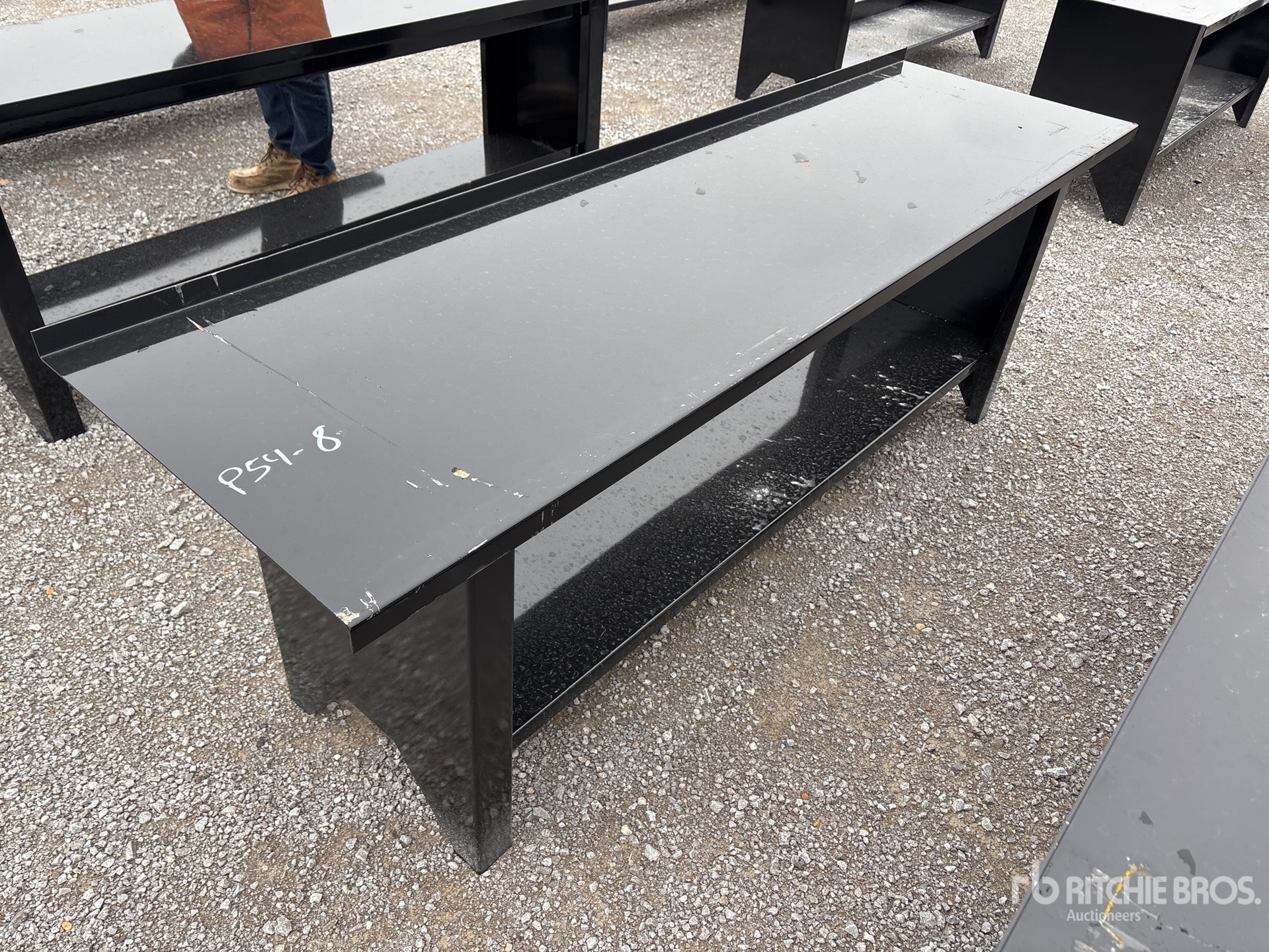 General Appearance with Bild, Ecke vorne links