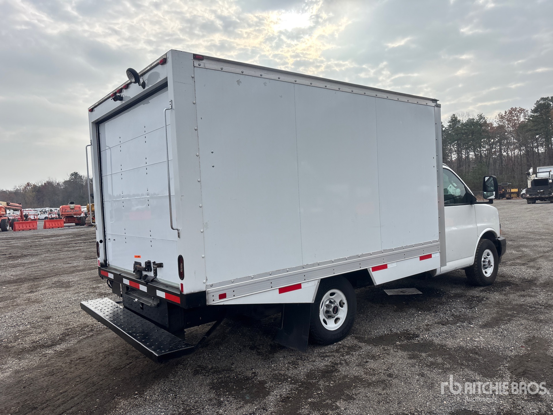 General Appearance with Picture, Right Rear Corner