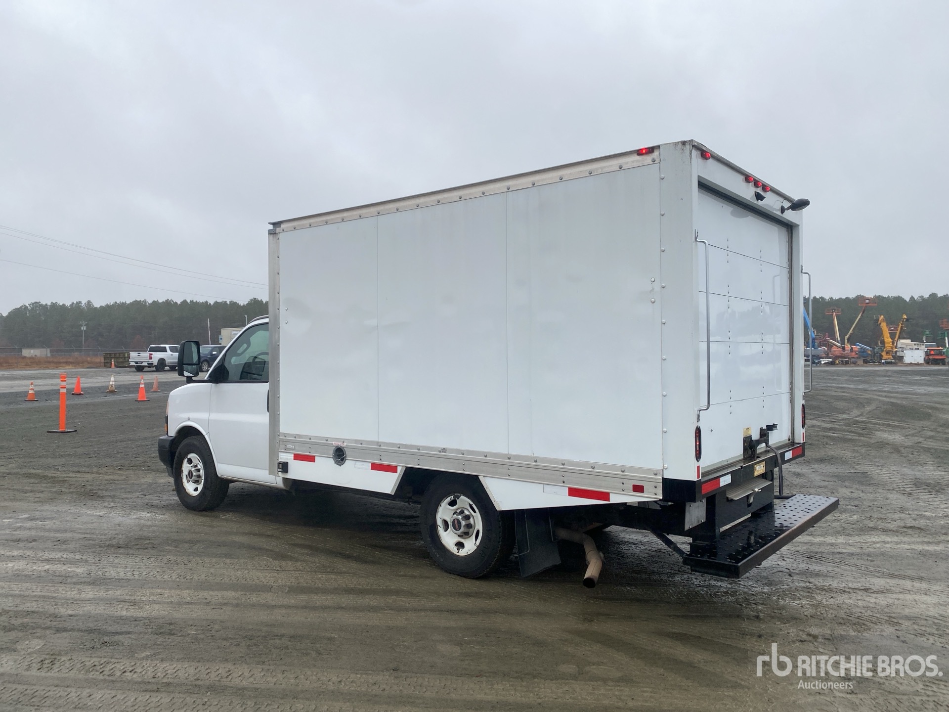 General Appearance with Imagen: esquina trasera izquierda