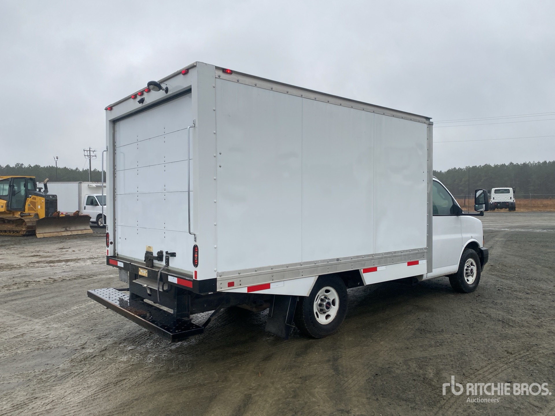 General Appearance with Imagen: esquina trasera derecha