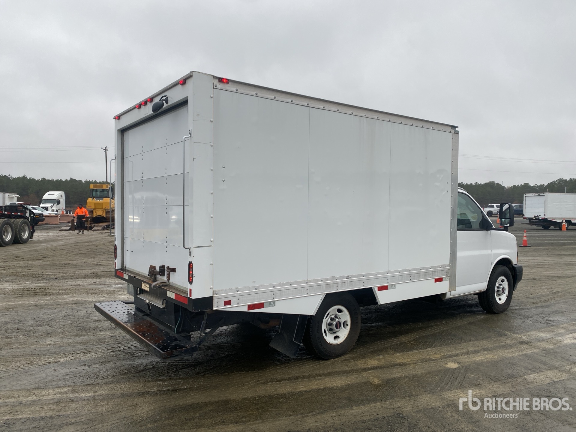 General Appearance with Imagen: esquina trasera derecha