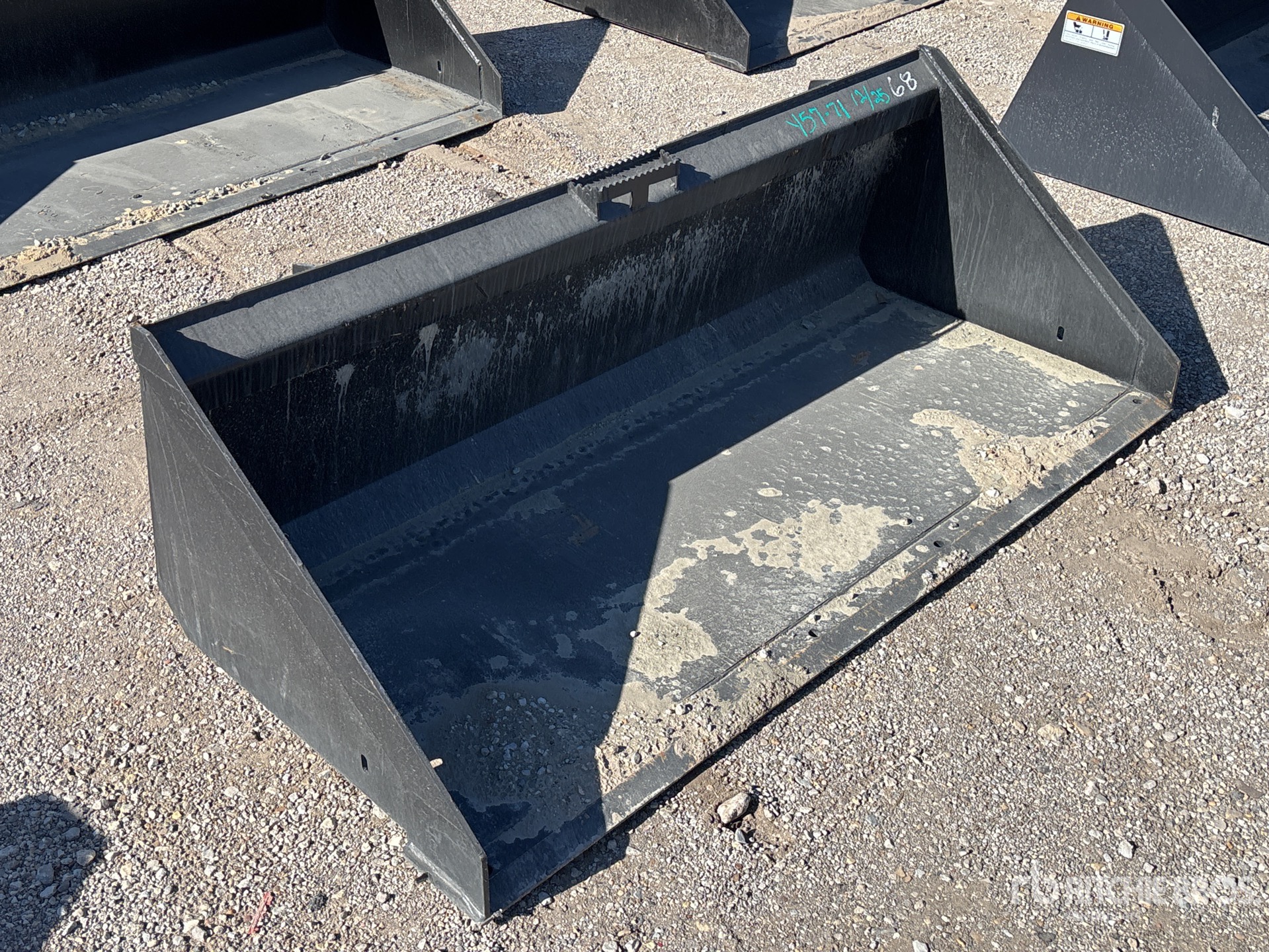 General Appearance with Bild, Ecke vorne rechts