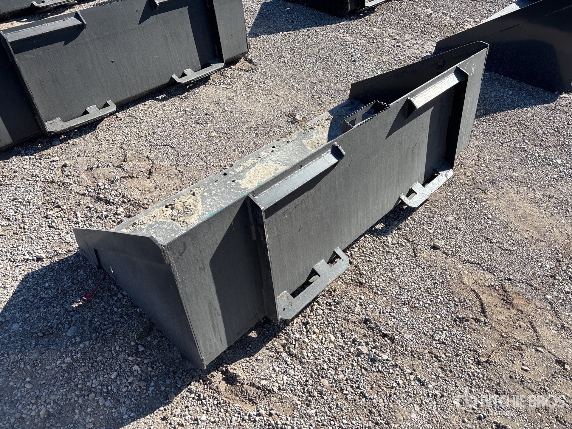 General Appearance with Bild, Ecke hinten links